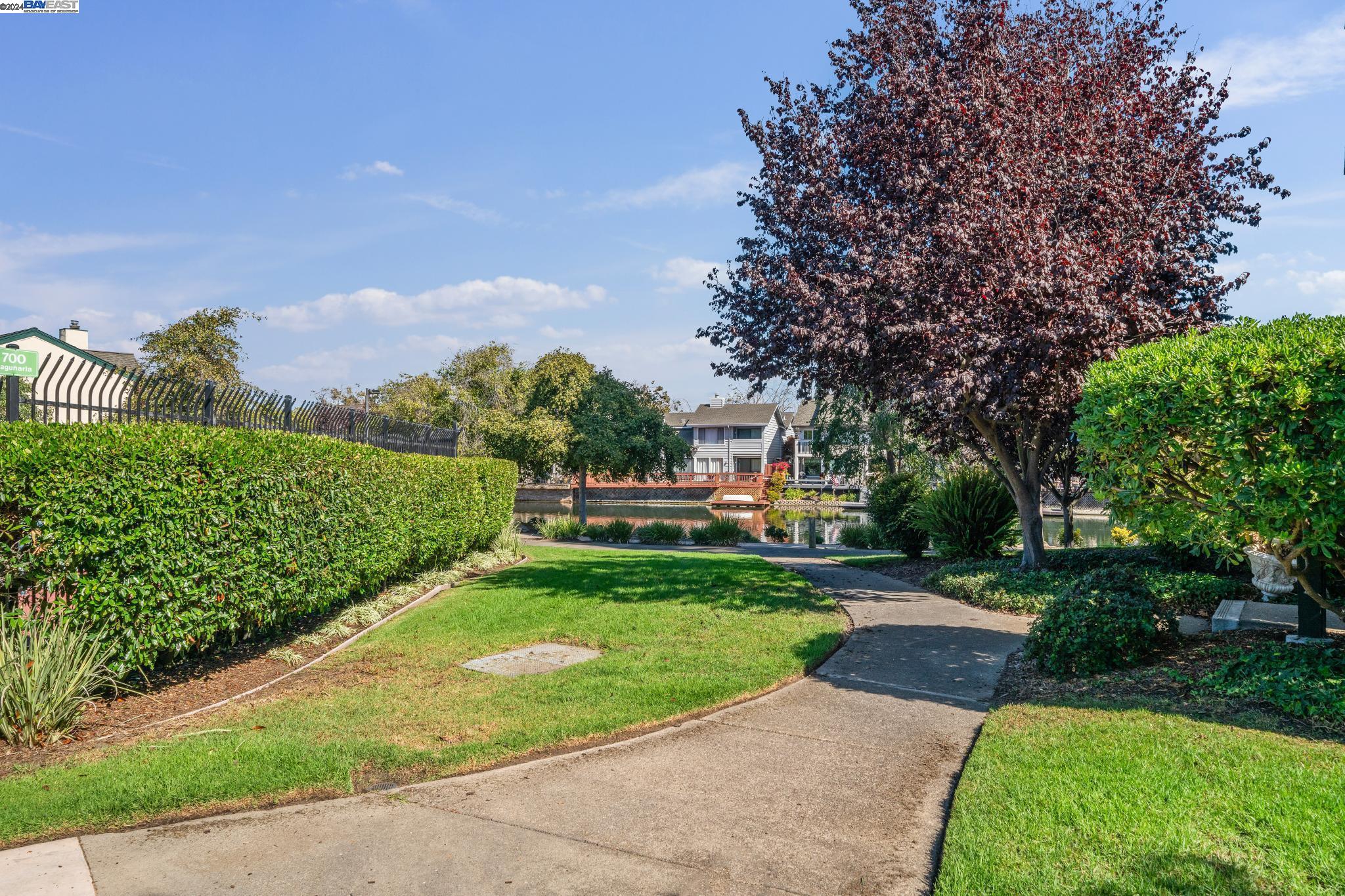 Detail Gallery Image 44 of 50 For 405 Lagunaria Ln, Alameda,  CA 94502 - 2 Beds | 2/1 Baths