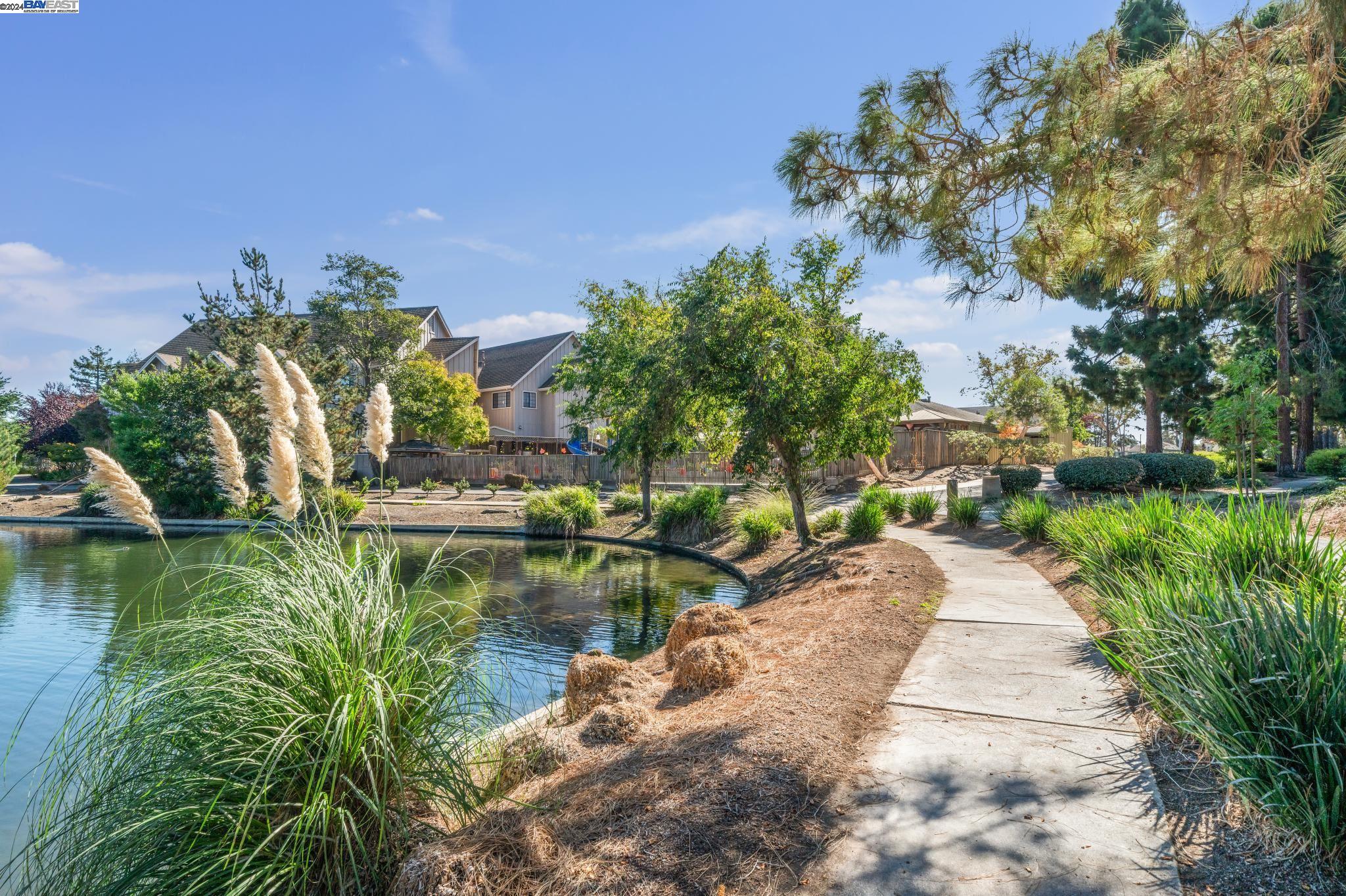 Detail Gallery Image 46 of 50 For 405 Lagunaria Ln, Alameda,  CA 94502 - 2 Beds | 2/1 Baths