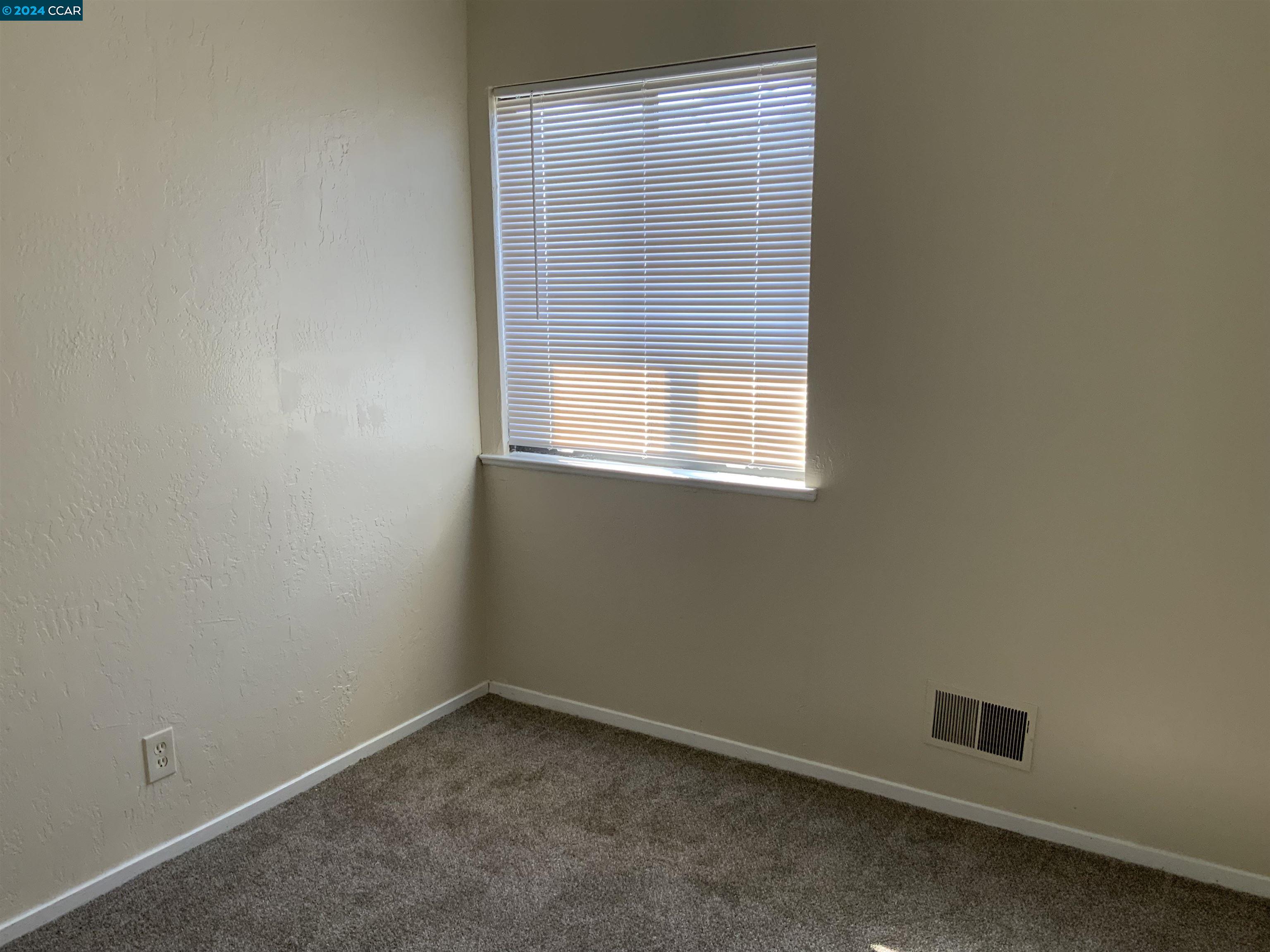 Detail Gallery Image 11 of 15 For 1311 Curtis Street, Berkeley,  CA 94702 - 4 Beds | 2 Baths