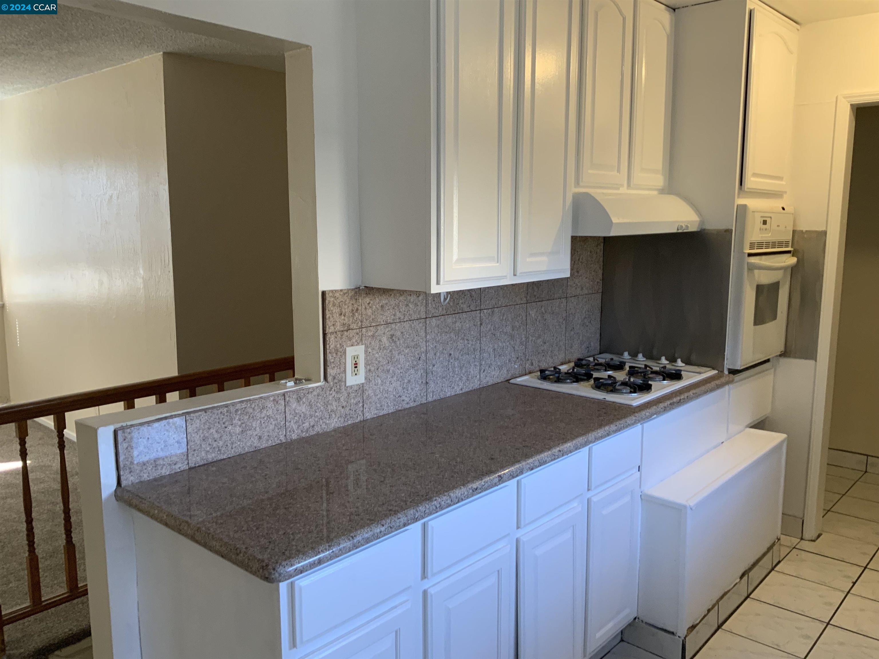 Detail Gallery Image 8 of 15 For 1311 Curtis Street, Berkeley,  CA 94702 - 4 Beds | 2 Baths