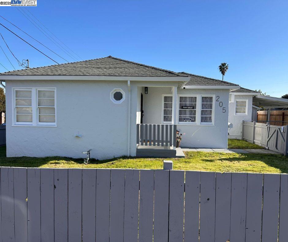Detail Gallery Image 1 of 1 For 205 Cleveland Ave, Bay Point,  CA 94565 - 2 Beds | 1 Baths
