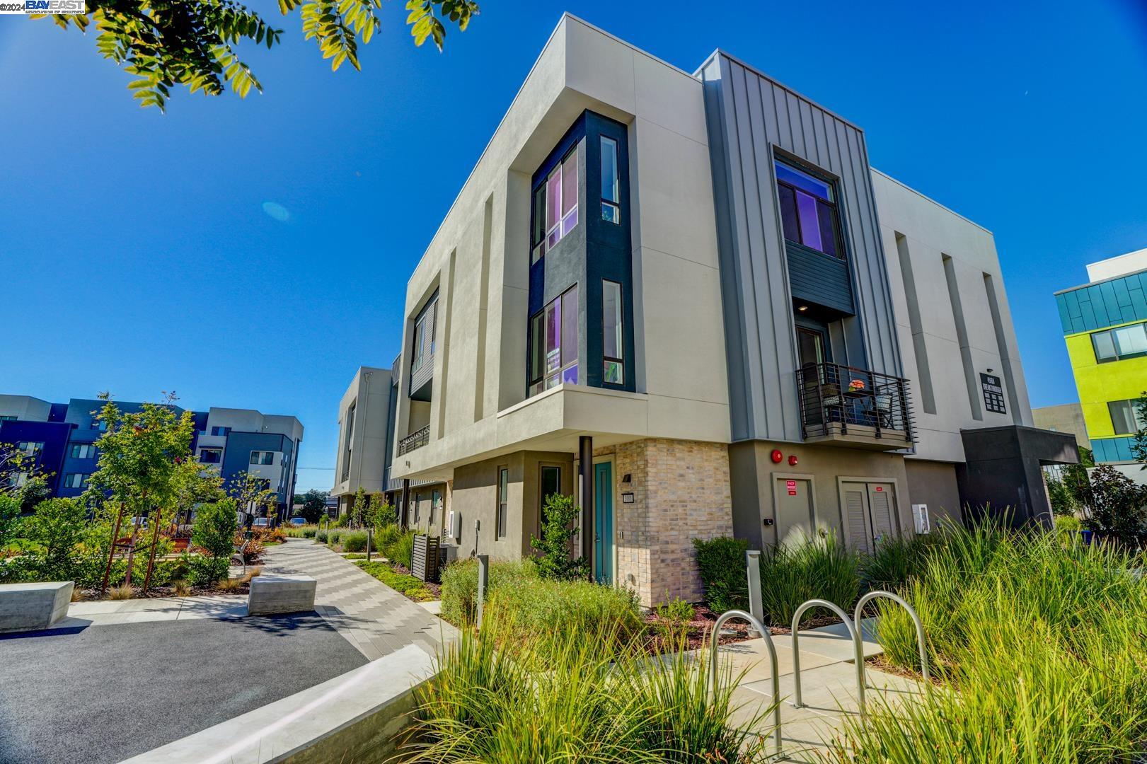 Detail Gallery Image 1 of 1 For 45168 Breakthrough Cmn #1001,  Fremont,  CA 94538 - 2 Beds | 2/1 Baths