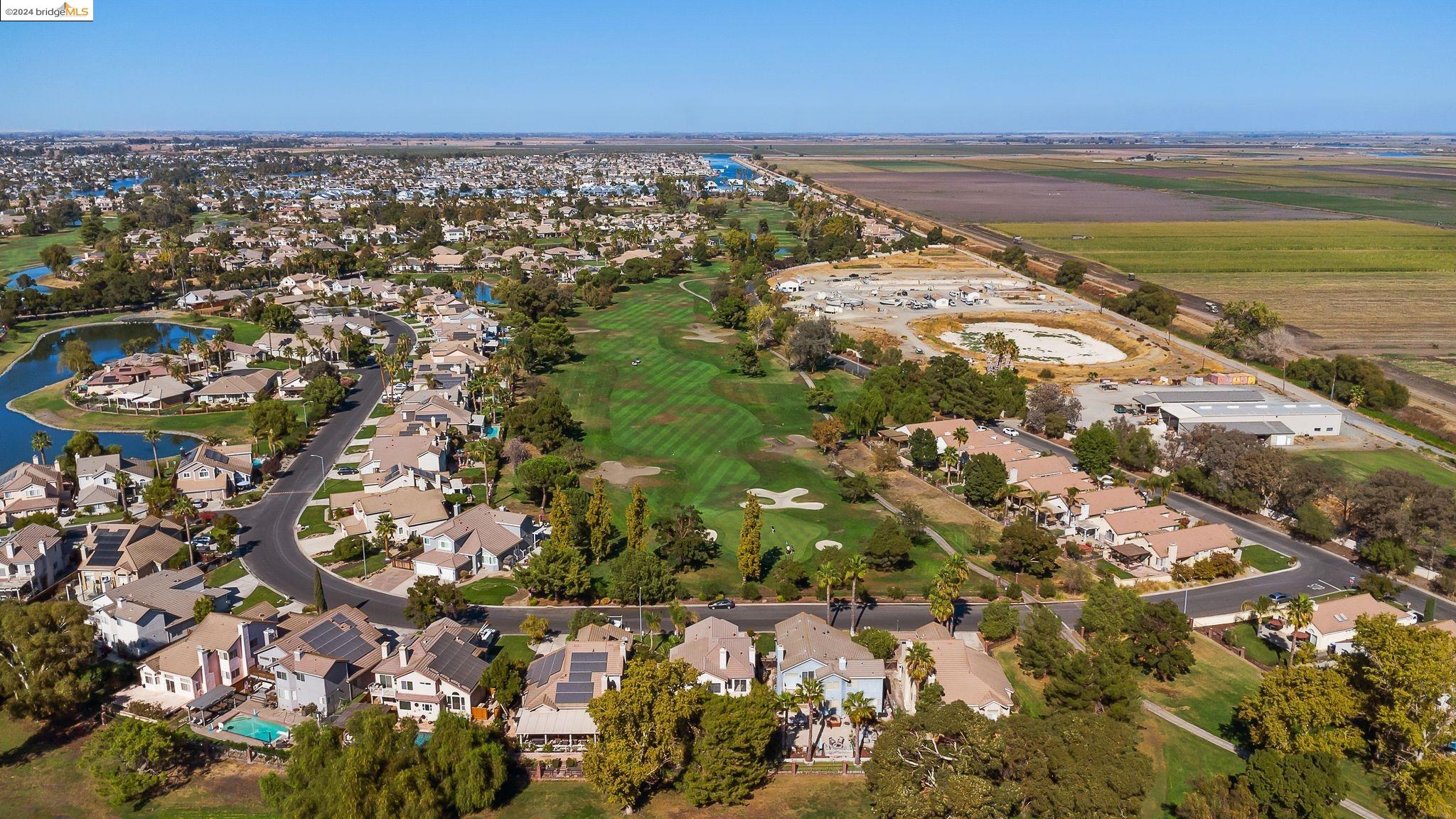 Detail Gallery Image 8 of 38 For 2250 Prestwick Dr, Discovery Bay,  CA 94505 - 5 Beds | 3 Baths