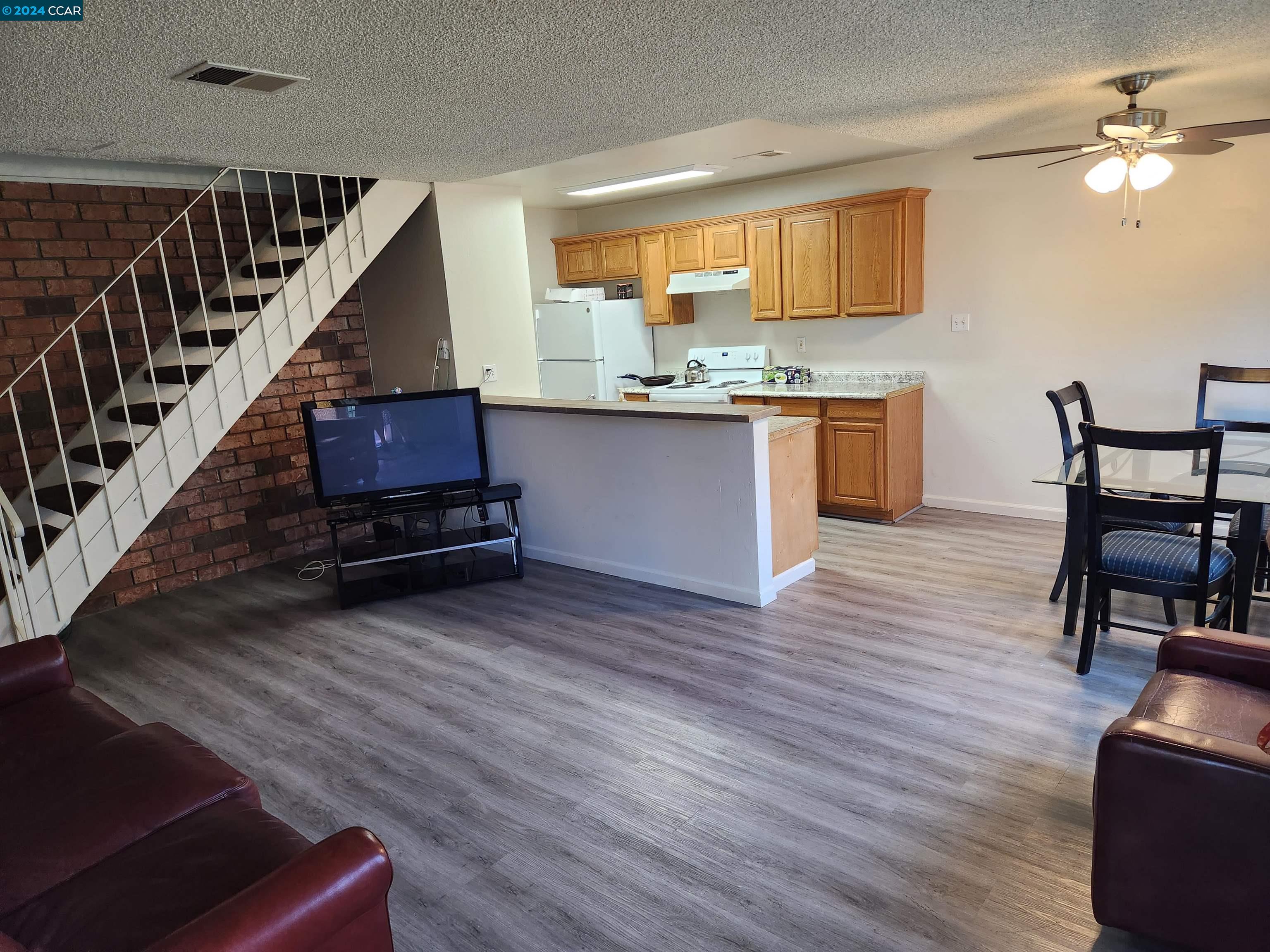 Photo #3: 41077006 Listing: Photo #3