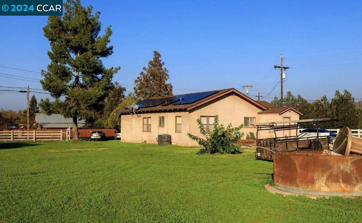 Detail Gallery Image 3 of 9 For 12242 Sw Orange Blossom Rd, Oakdale,  CA 95361 - 3 Beds | 1 Baths