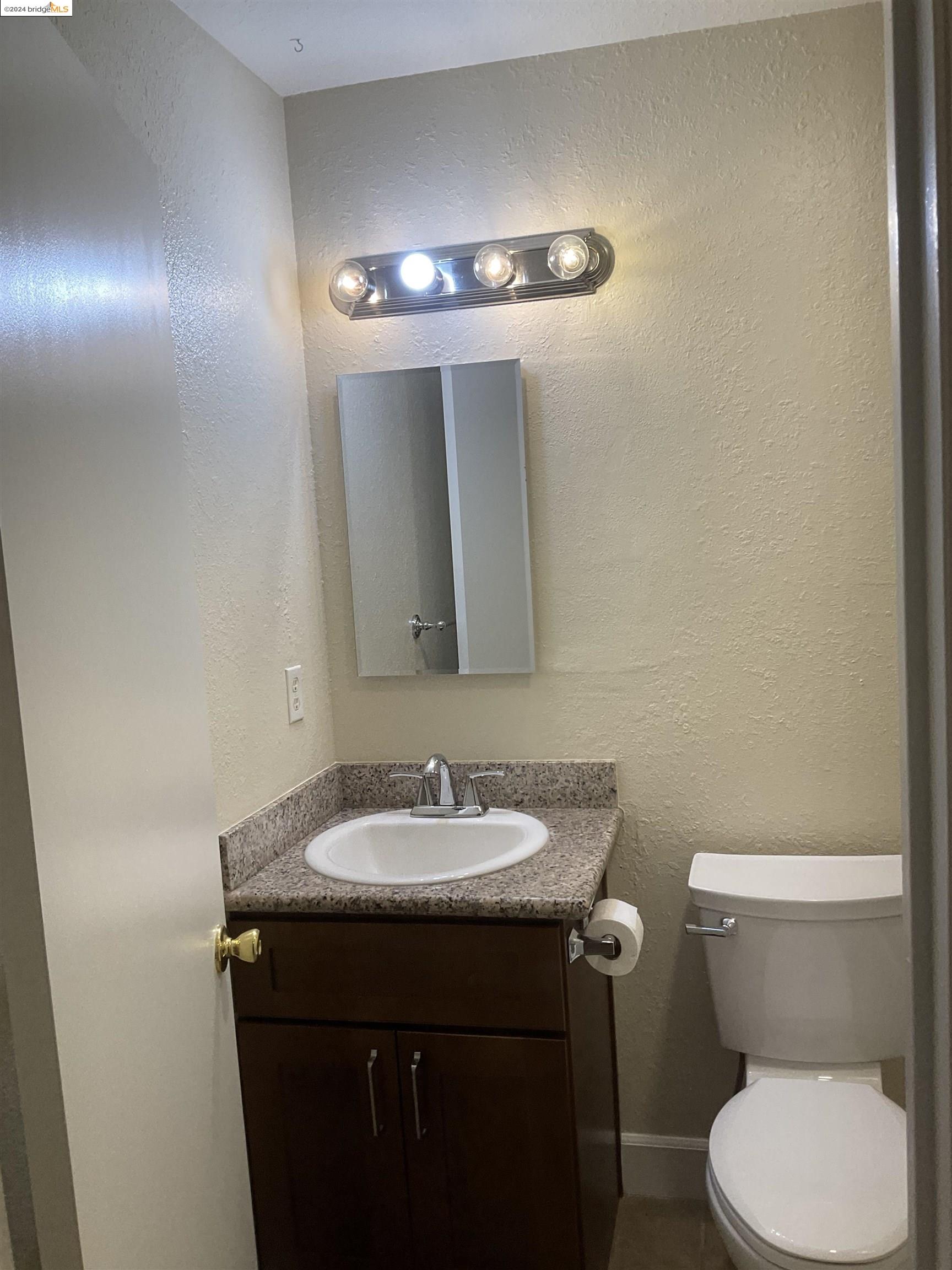 Detail Gallery Image 8 of 8 For 2123 Peppertree Way #2,  Antioch,  CA 94509 - 2 Beds | 1 Baths