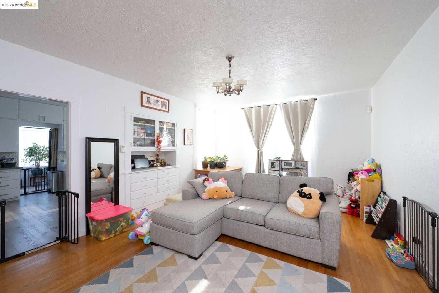 2232 11Th Ave, Oakland, California 94606, ,Residential Income,For Sale,2232 11Th Ave,41077122