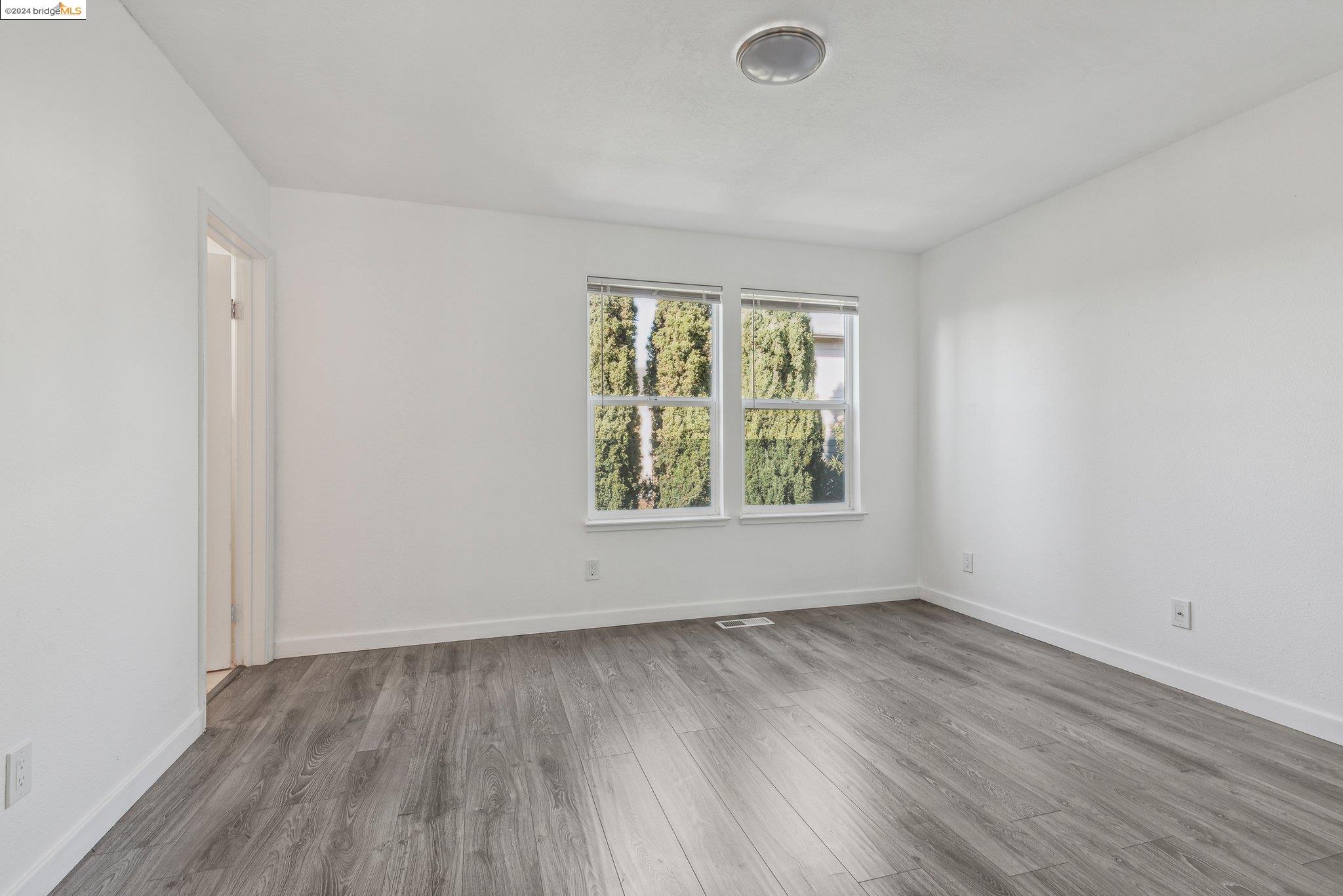 property-img