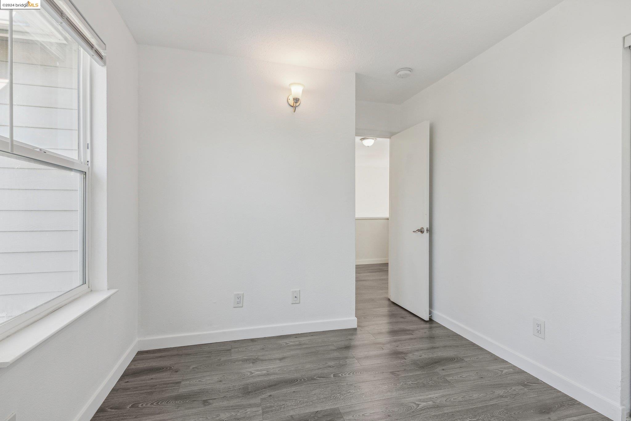 property-img