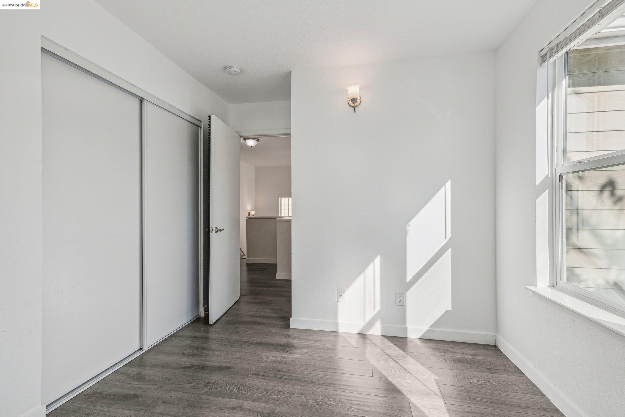 property-img