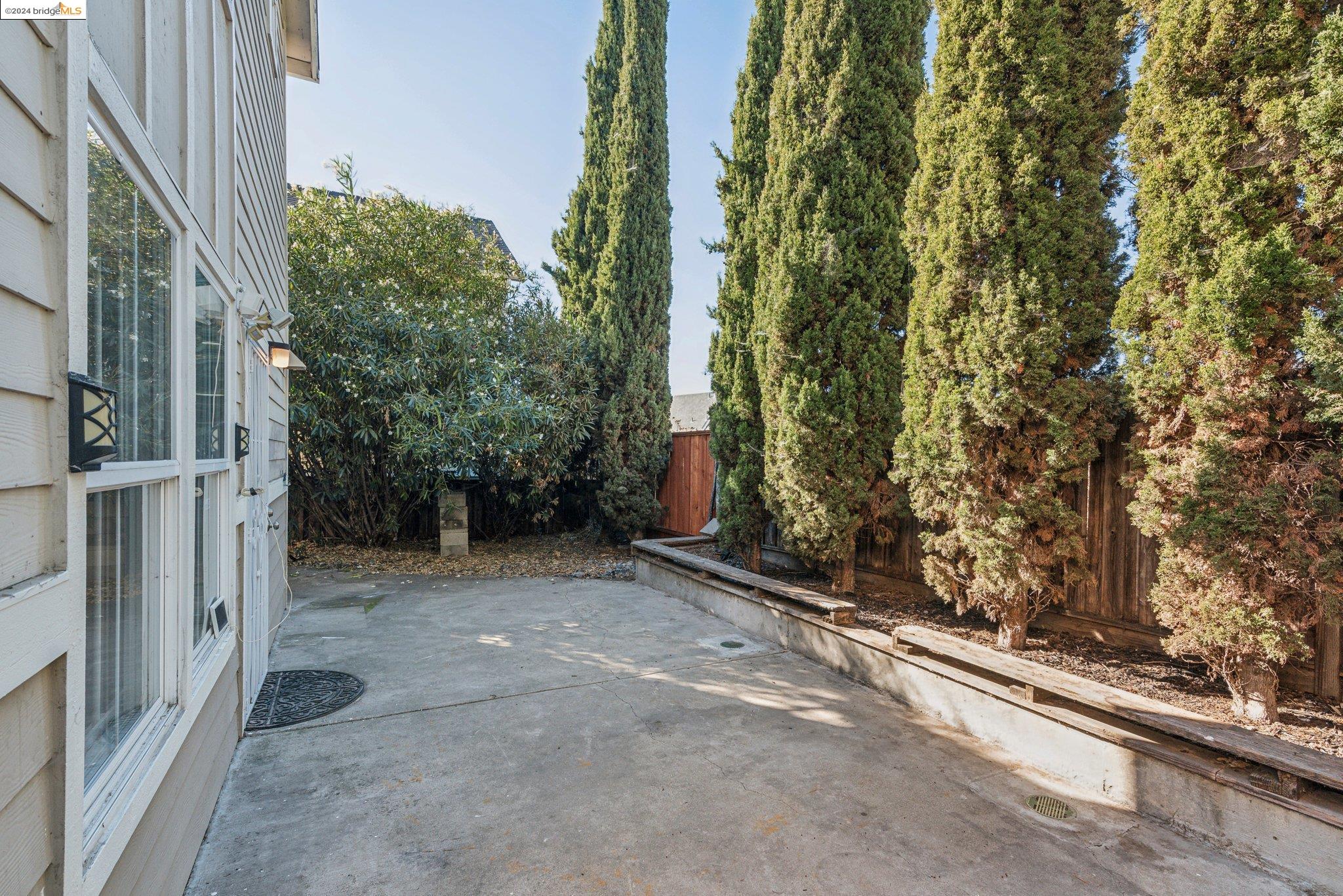 property-img