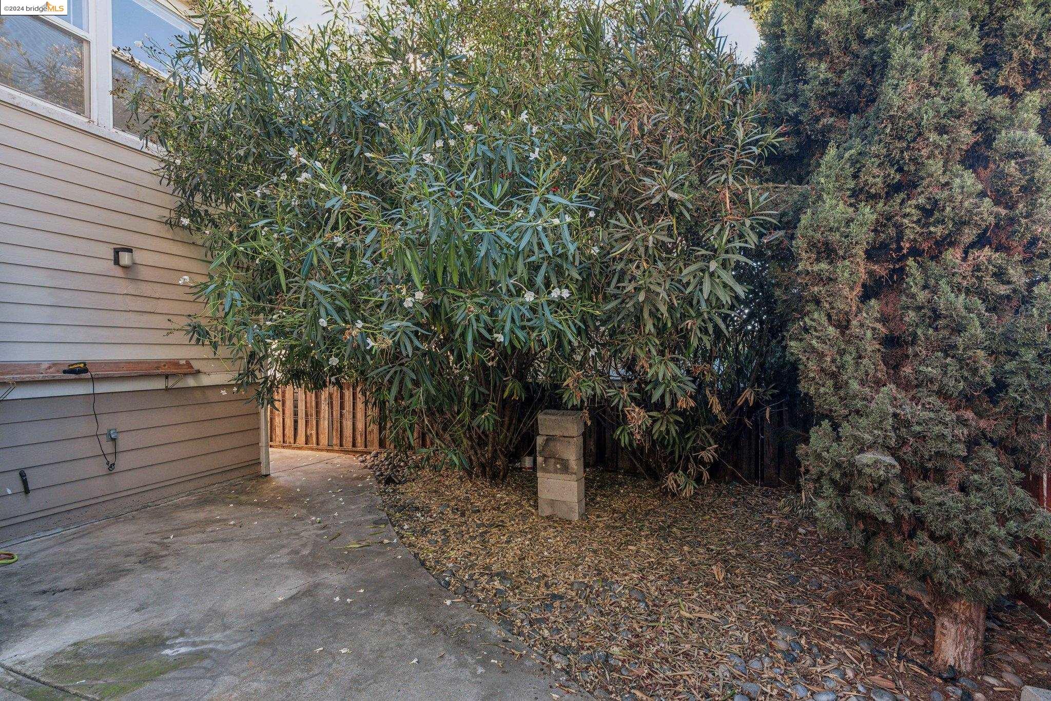 property-img