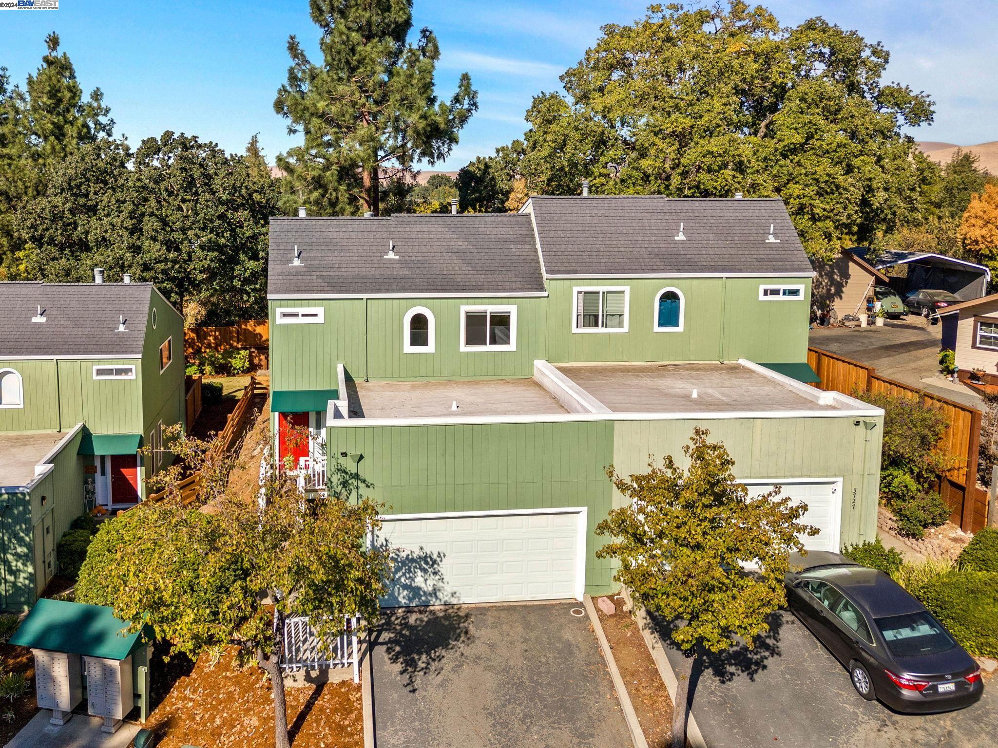 More Details about MLS # 41077236 : 3725 CLAYTON RD