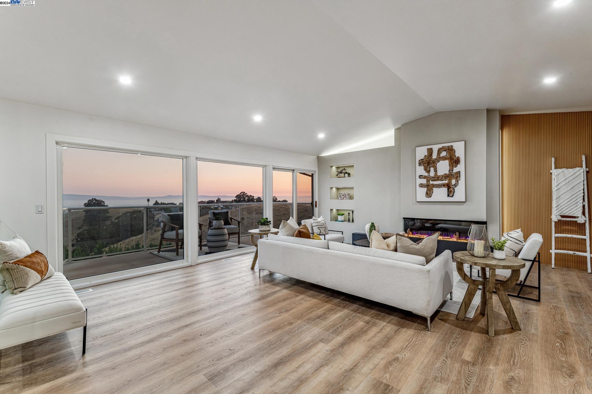 Detail Gallery Image 1 of 1 For 27991 Edgecliff Way, Hayward,  CA 94542 - 3 Beds | 2/1 Baths