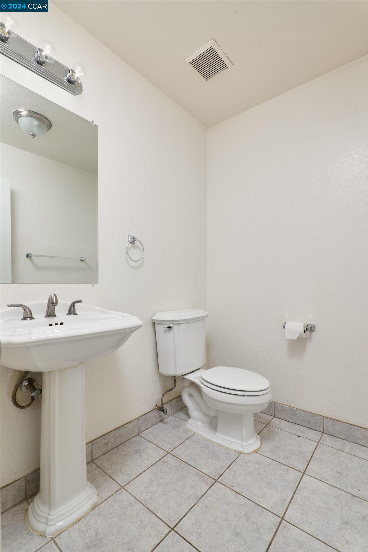 Detail Gallery Image 13 of 28 For 2022 Gordon Verner Cir, Stockton,  CA 95206 - 4 Beds | 2/1 Baths