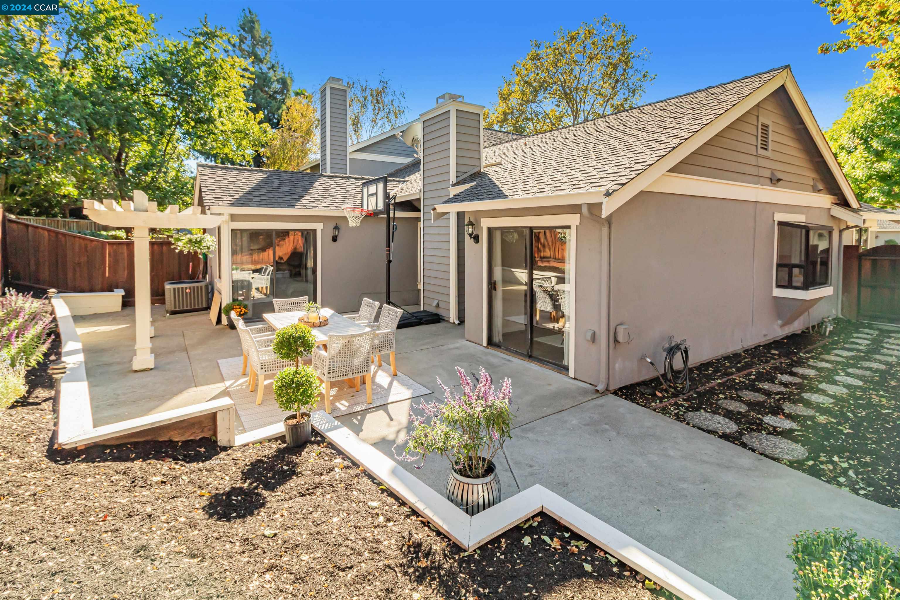 Detail Gallery Image 31 of 41 For 1230 Sunshine Cir, Danville,  CA 94506 - 3 Beds | 2 Baths