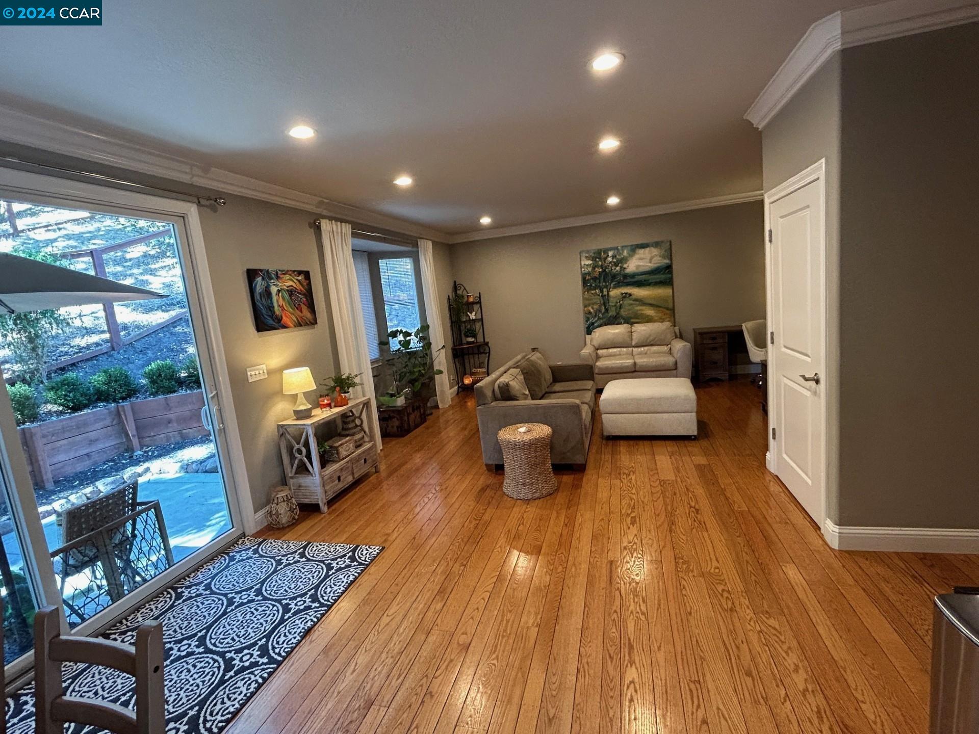 Detail Gallery Image 6 of 8 For 440 Marian Ln, Danville,  CA 94526 - 2 Beds | 2 Baths