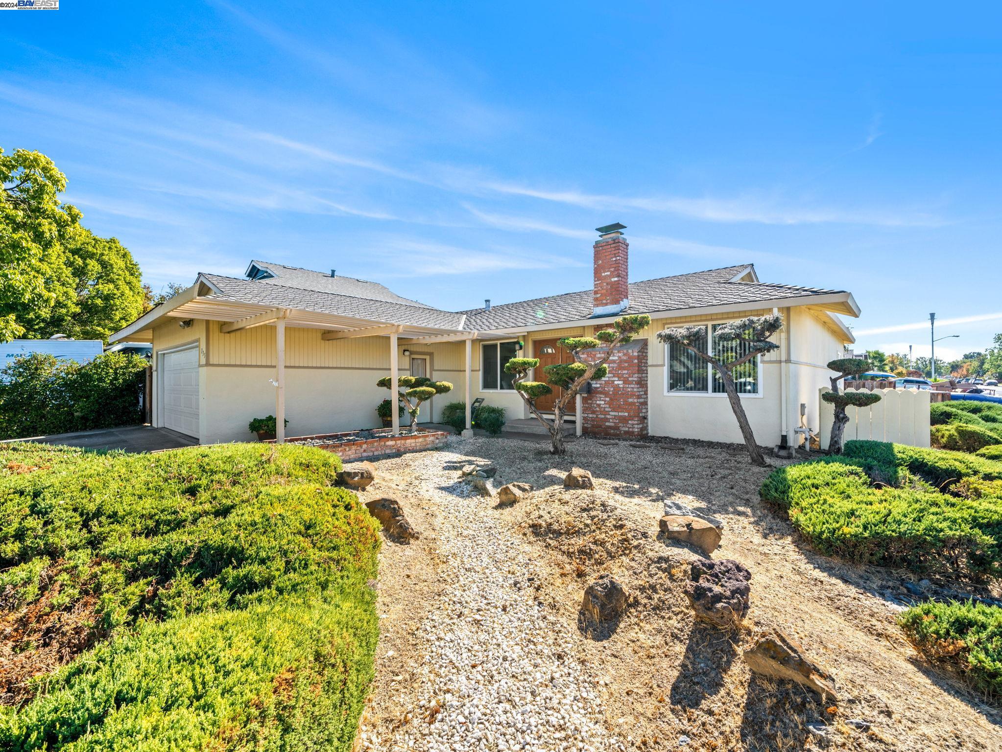 Detail Gallery Image 1 of 1 For 735 Sunset Dr, Livermore,  CA 94551 - 3 Beds | 2 Baths