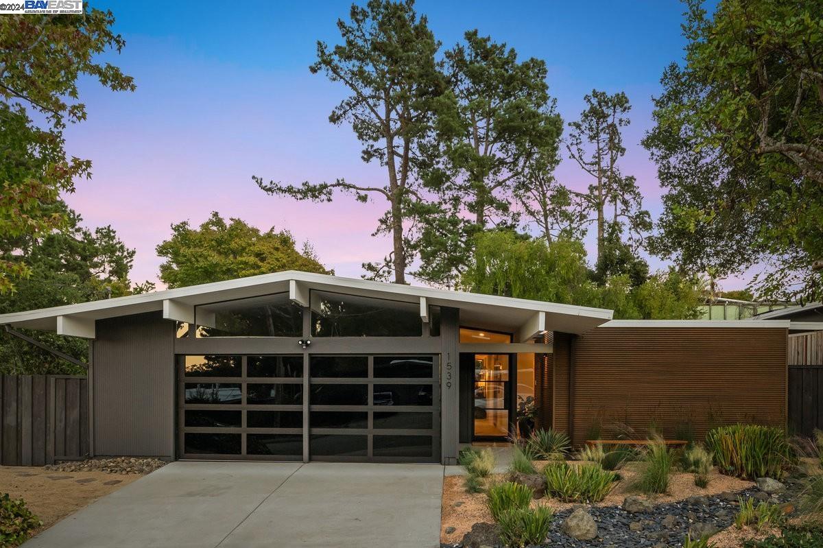 Detail Gallery Image 1 of 1 For 1539 Forge Rd, San Mateo,  CA 94402 - 4 Beds | 2 Baths