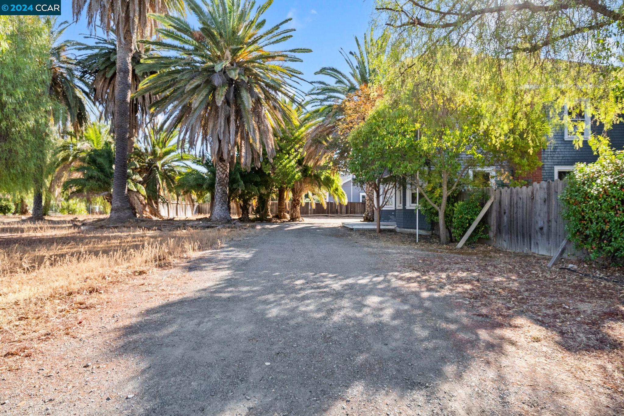 Detail Gallery Image 3 of 42 For 3800 Cowell Rd, Concord,  CA 94518 - 4 Beds | 1/1 Baths