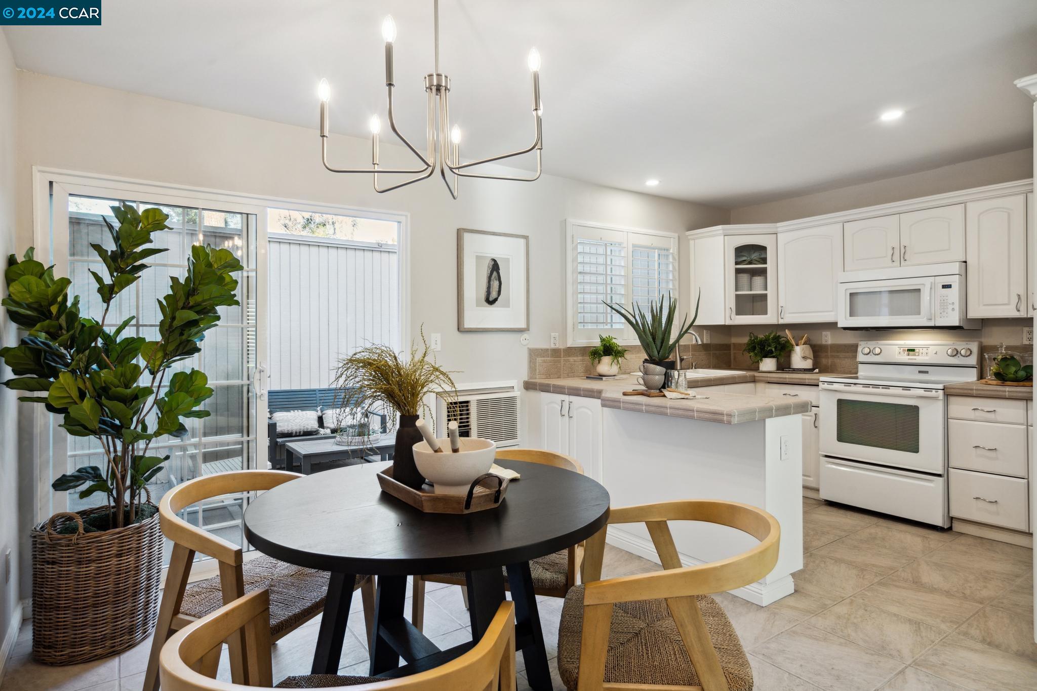 Photo #5: 41077357 Listing 