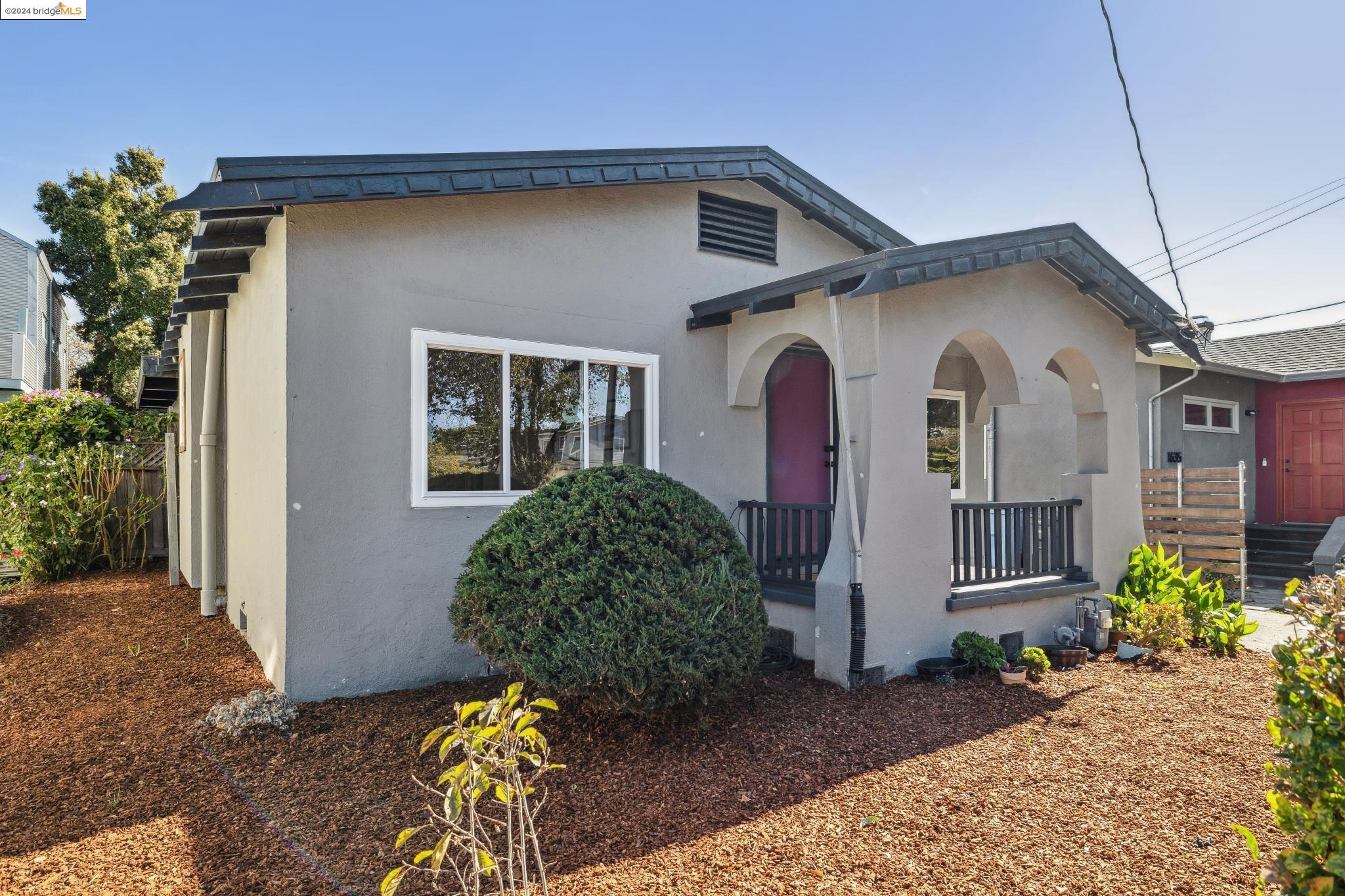 Detail Gallery Image 1 of 1 For 1631 10th St, Berkeley,  CA 94710 - 2 Beds | 1 Baths