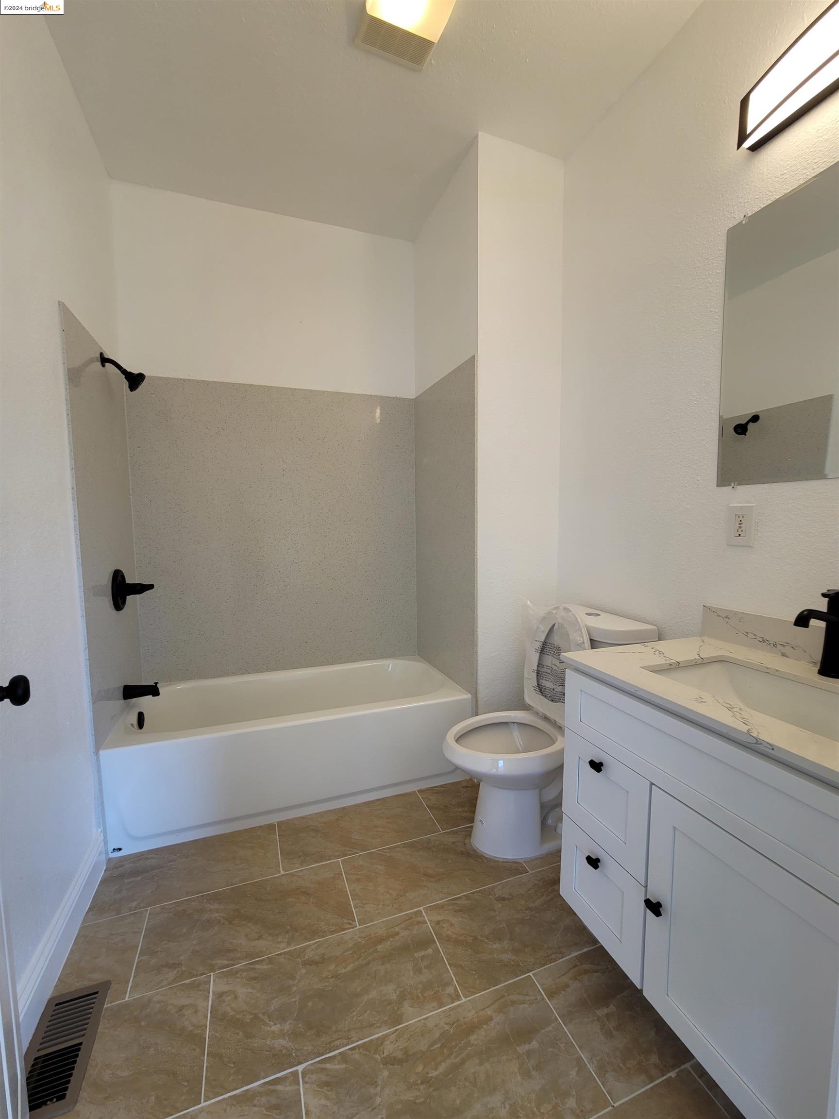 Detail Gallery Image 11 of 31 For 3137 Pleitner Ave, Oakland,  CA 94602 - 3 Beds | 2 Baths