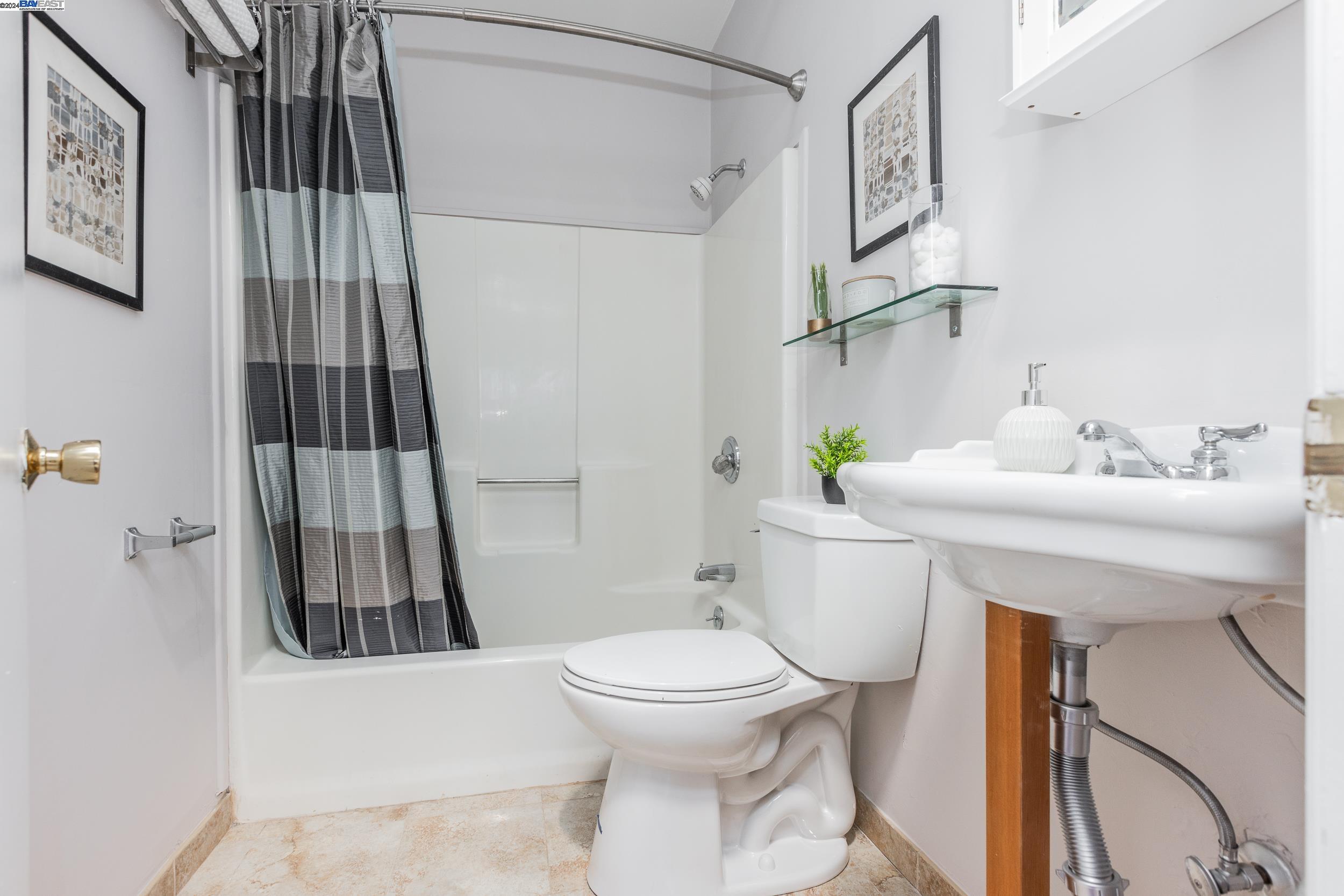 Detail Gallery Image 7 of 18 For 1312 4th St, Berkeley,  CA 94710 - 0 Beds | 1 Baths