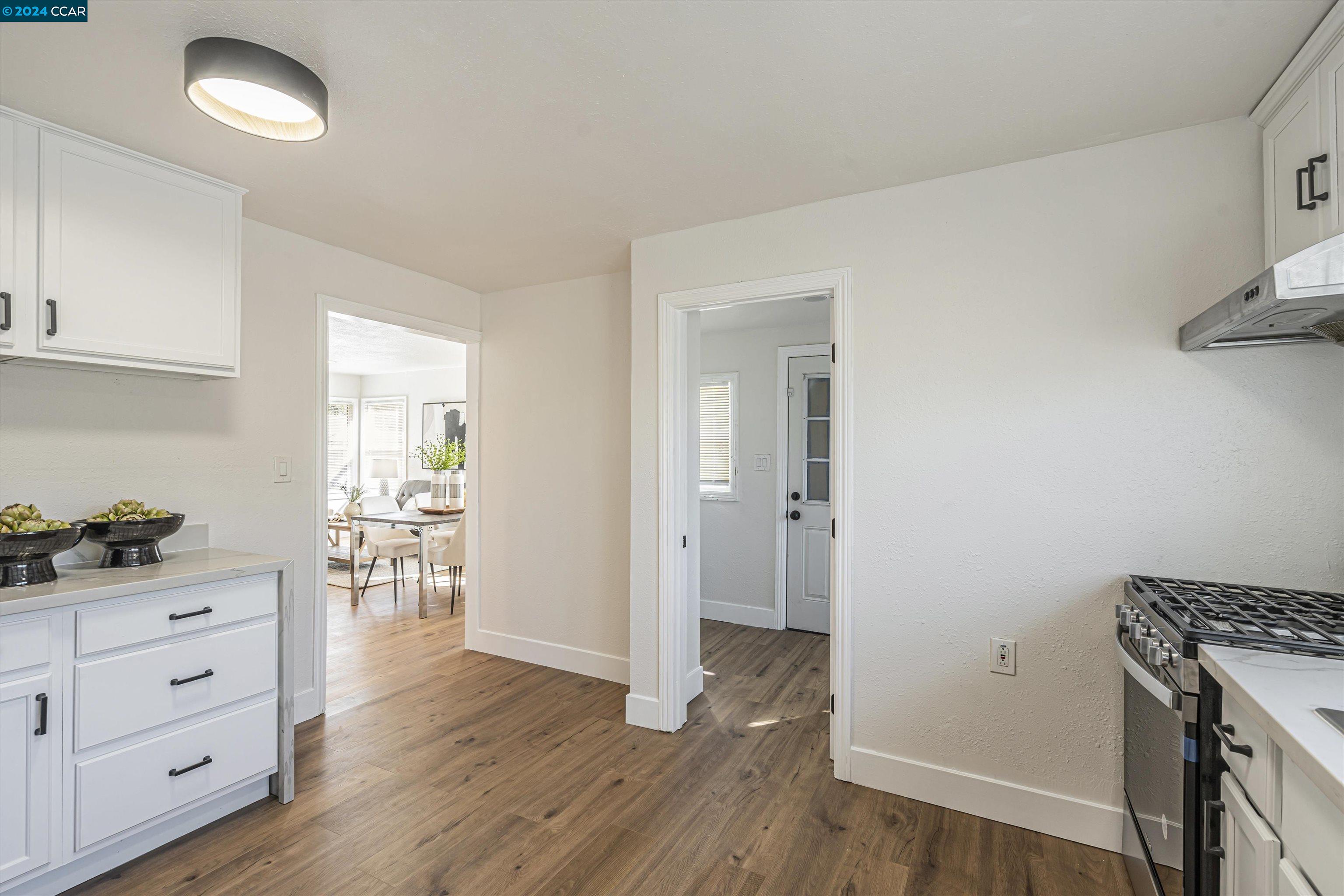 Detail Gallery Image 9 of 17 For 1037 Lewis Ave, Vallejo,  CA 94591 - 2 Beds | 1 Baths