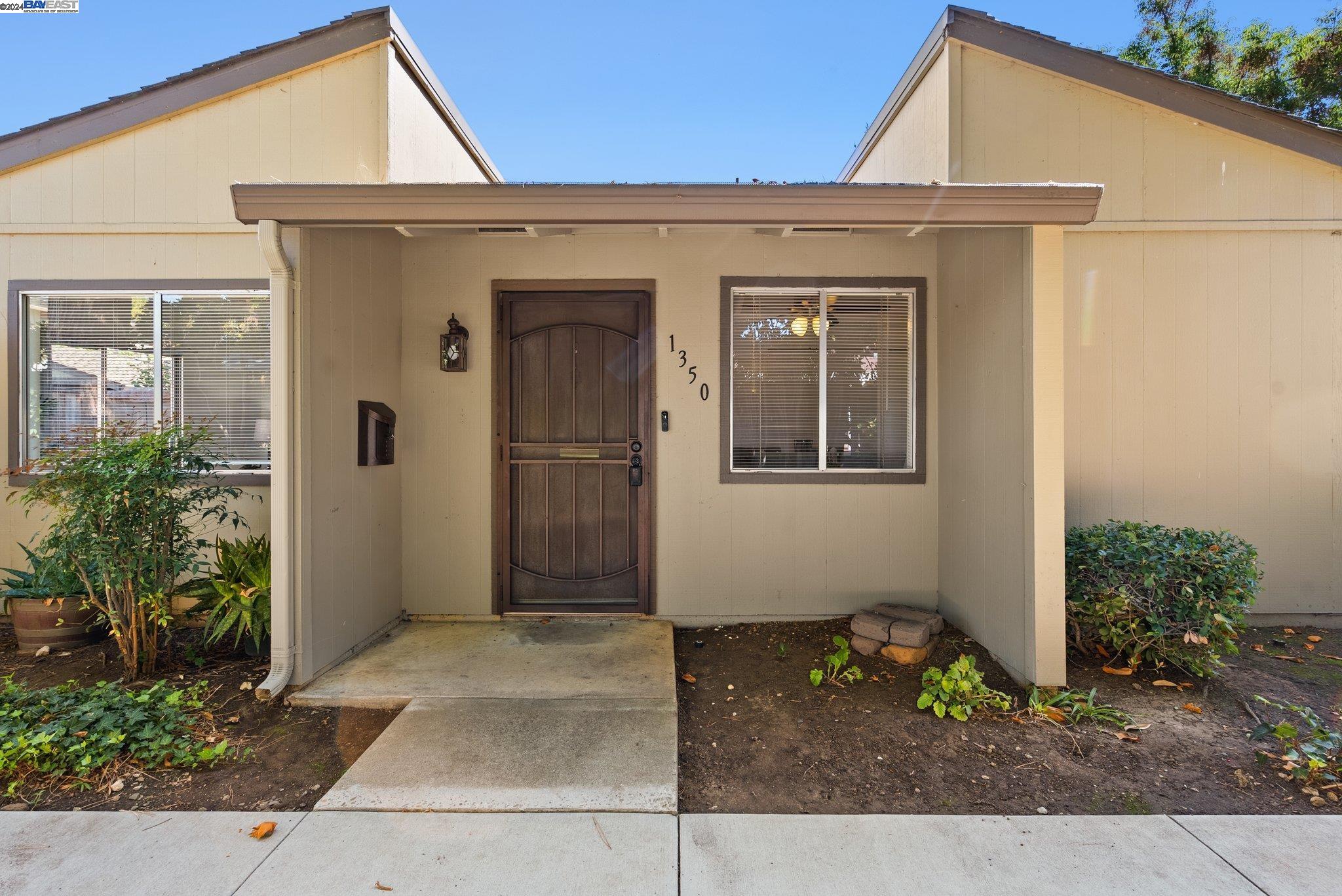 Detail Gallery Image 1 of 1 For 1350 Highland Ct, Milpitas,  CA 95035 - 2 Beds | 1 Baths