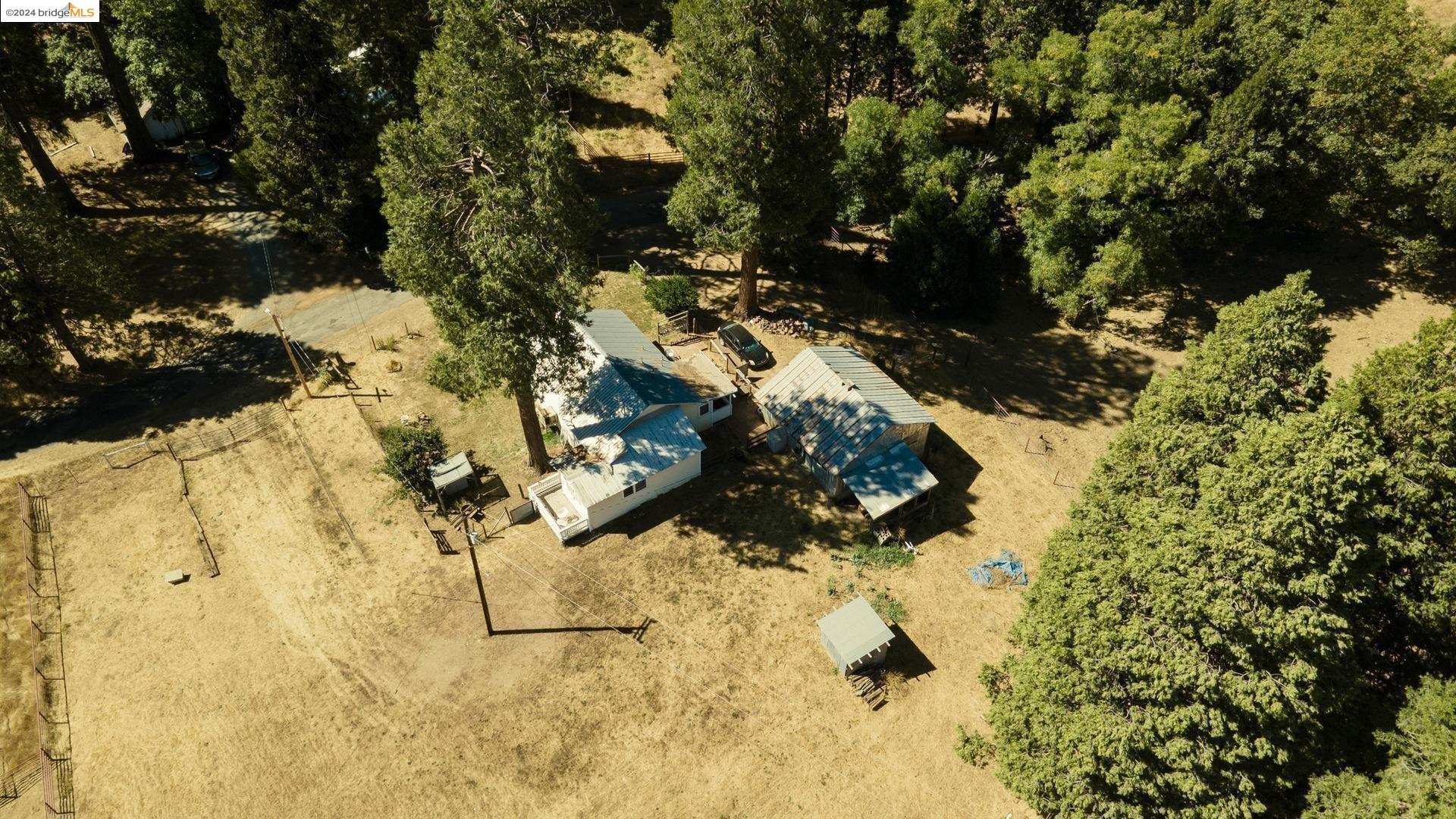 Detail Gallery Image 4 of 53 For 10488 Converse Rd, Coulterville,  CA 95311 - 4 Beds | 2 Baths