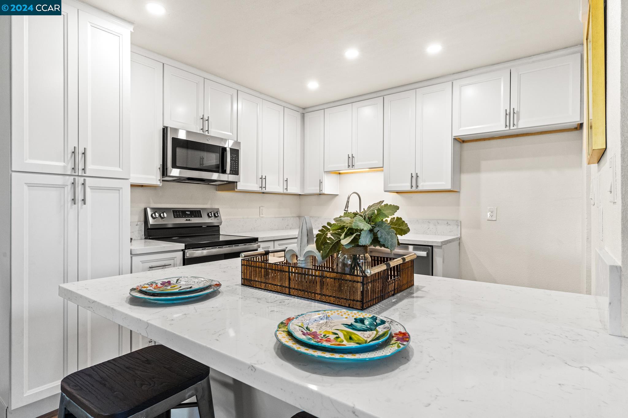 Photo #3: 41077410 Listing 
