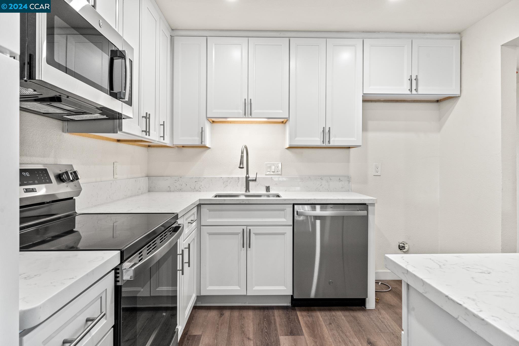 Photo #5: 41077410 Listing 
