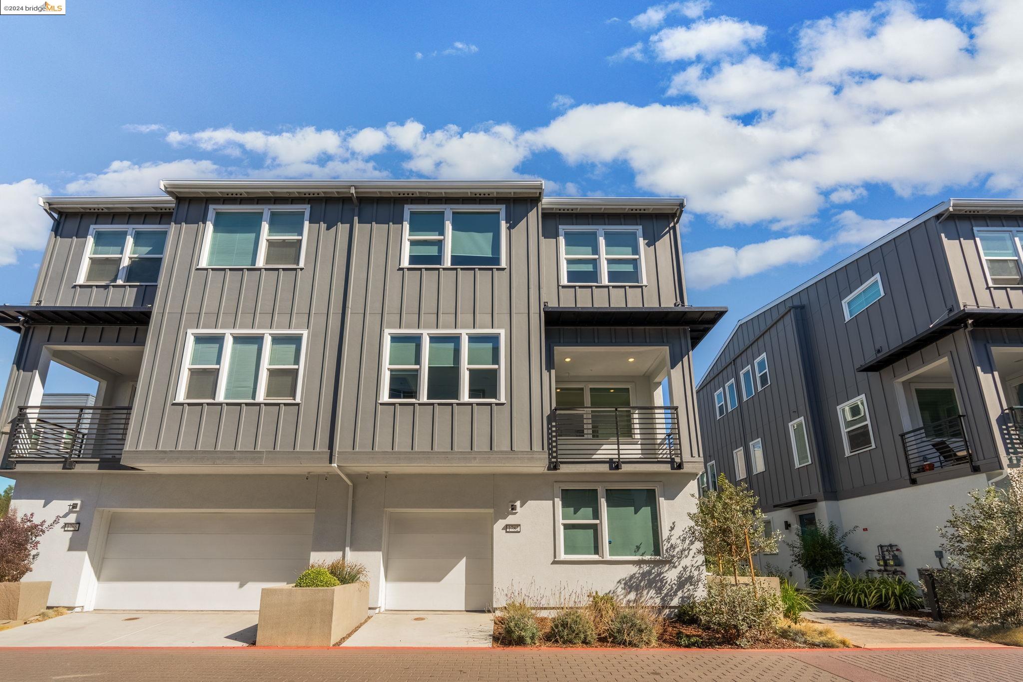 More Details about MLS # 41077412 : 1782 RAILWAY CIR