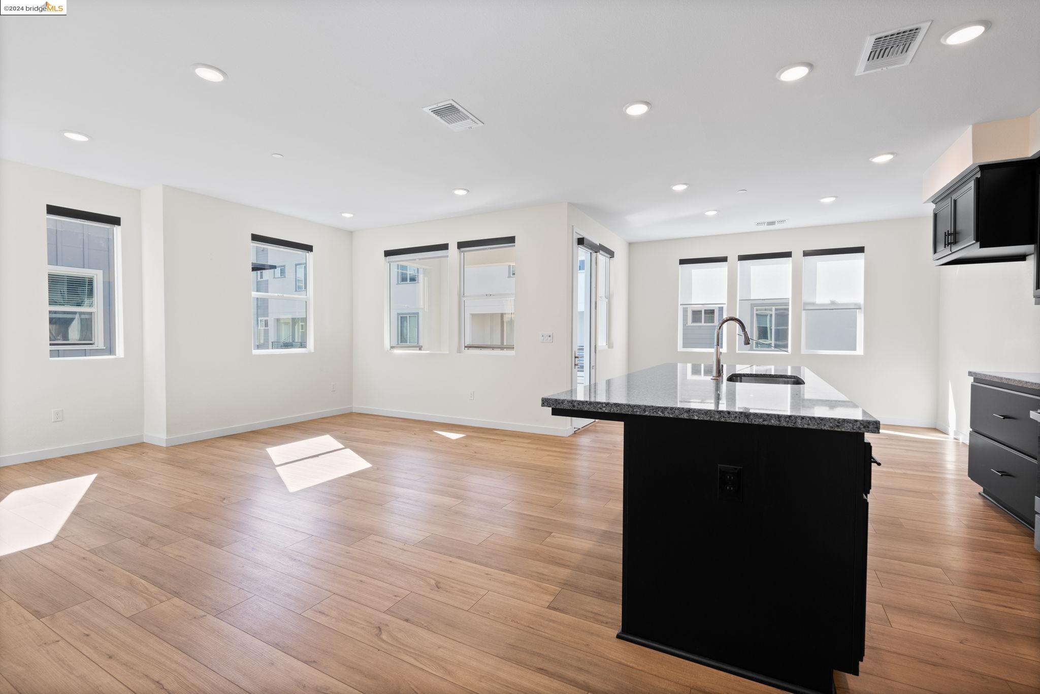 Photo #4: 41077412 Listing 
