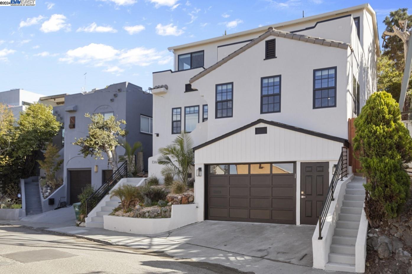 Detail Gallery Image 1 of 1 For 1369 Holman Rd, Oakland,  CA 94610 - 3 Beds | 2 Baths