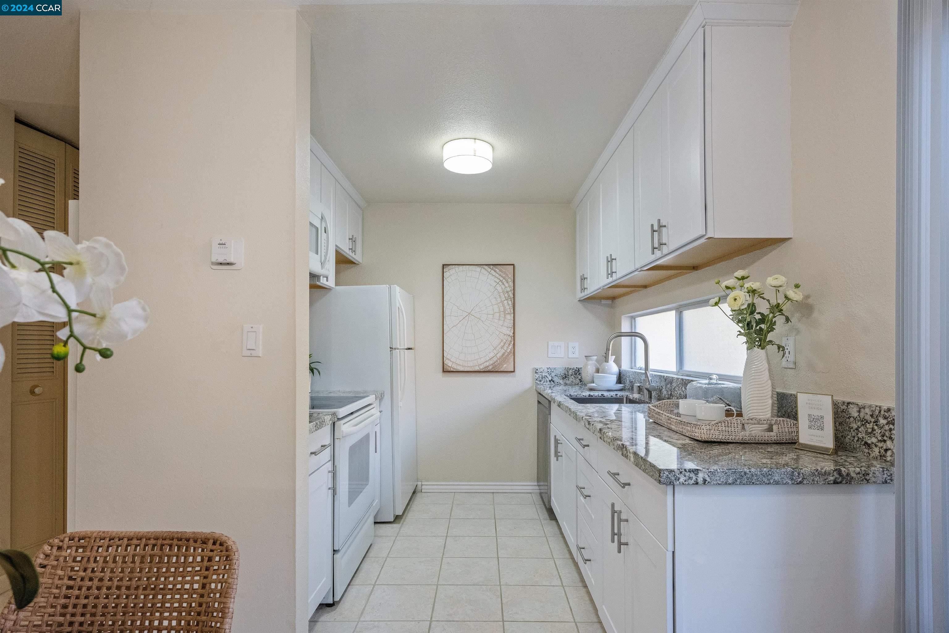 Detail Gallery Image 16 of 47 For 810 Oak Grove Rd #97,  Concord,  CA 94518 - 1 Beds | 1 Baths