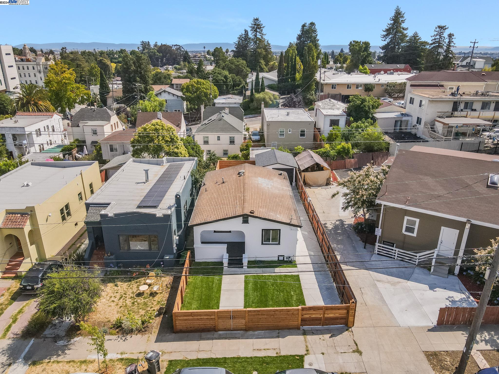 Detail Gallery Image 32 of 36 For 1311 E 32nd St, Oakland,  CA 94602 - 2 Beds | 1 Baths