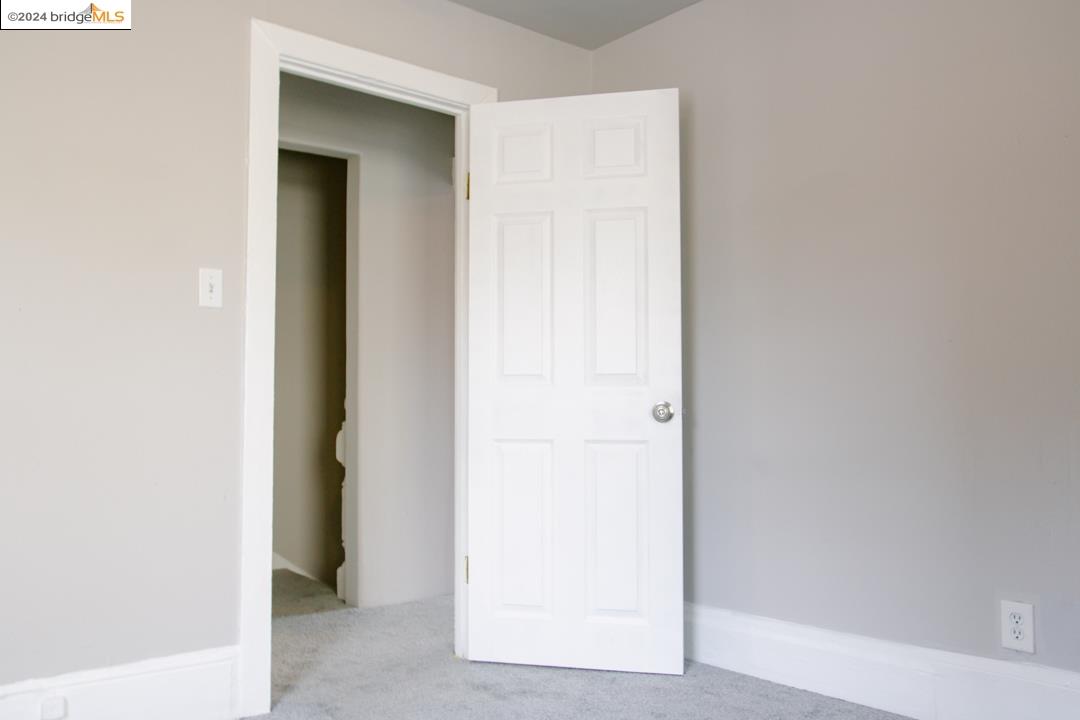 Detail Gallery Image 15 of 21 For 1173 12th St., Oakland,  CA 94607 - 2 Beds | 1 Baths