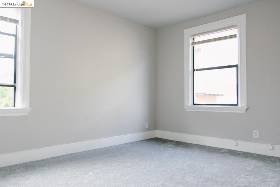 Detail Gallery Image 16 of 21 For 1173 12th St., Oakland,  CA 94607 - 2 Beds | 1 Baths