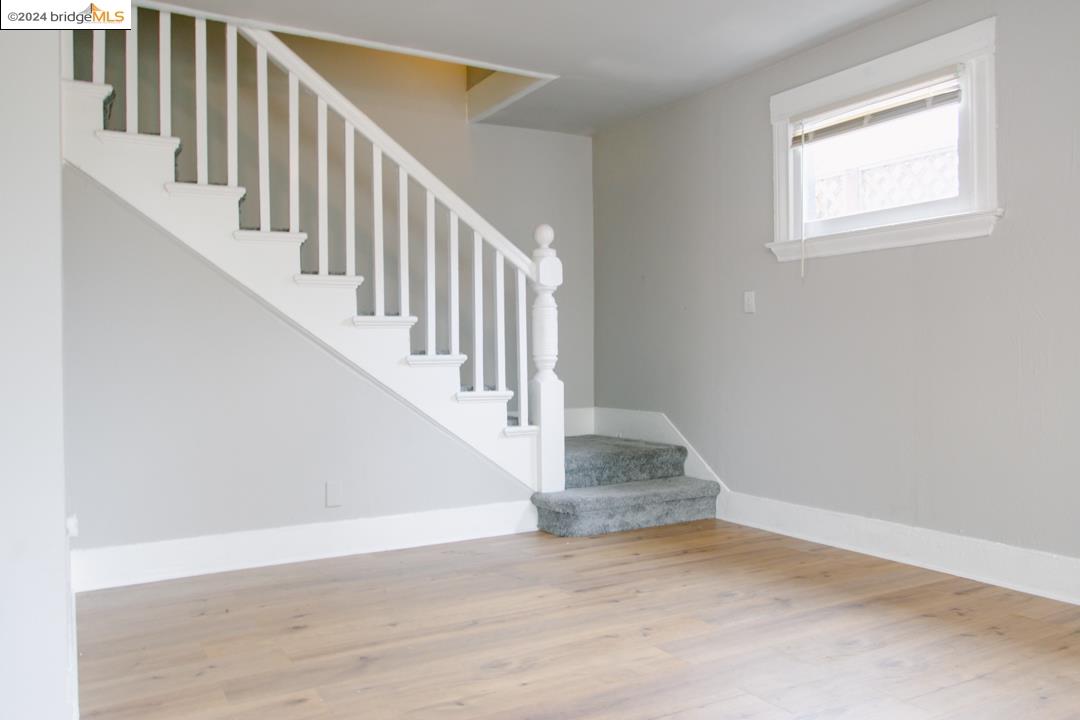 Detail Gallery Image 10 of 21 For 1173 12th St., Oakland,  CA 94607 - 2 Beds | 1 Baths