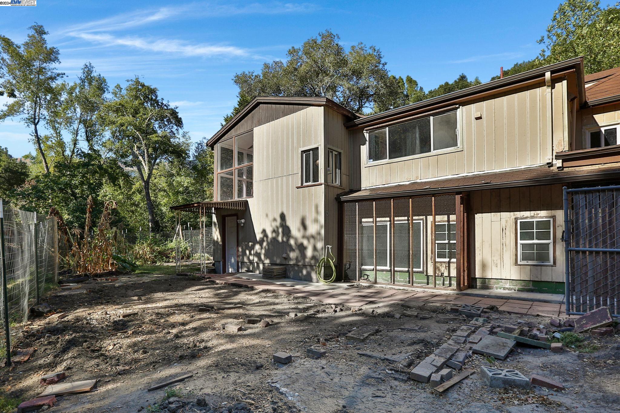 8387 Norris Canyon Rd