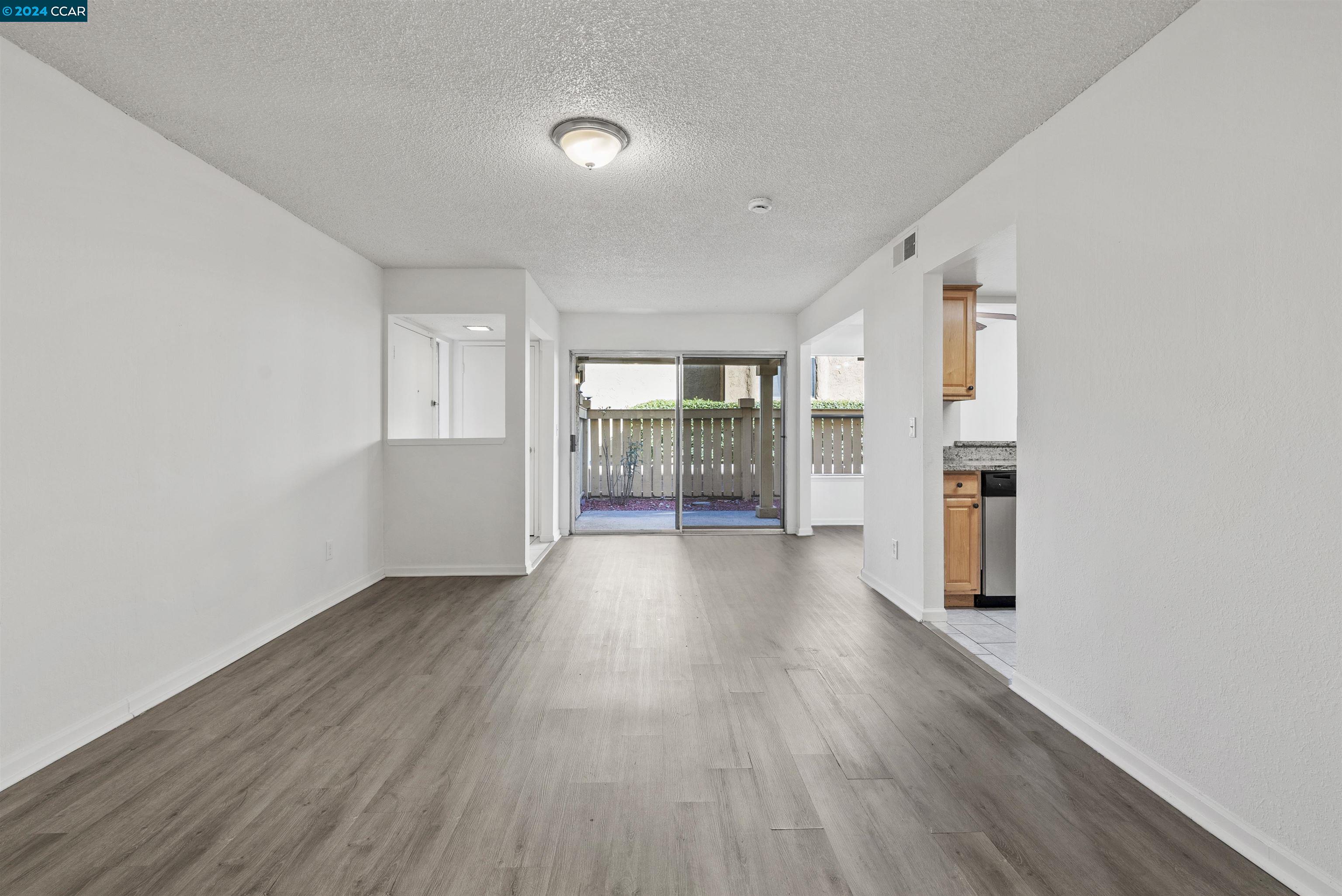 Detail Gallery Image 2 of 39 For 59 Las Moradas Cir #59,  San Pablo,  CA 94806 - 2 Beds | 2 Baths