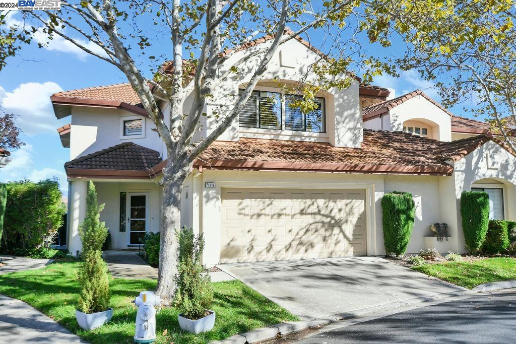MLS: 41077478 Condo For Sale