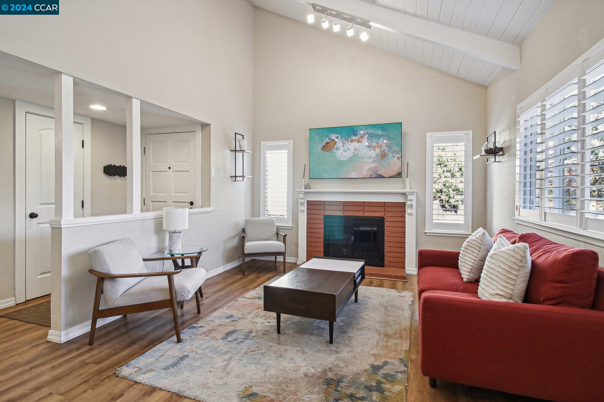 Photo #2: 41077482 Listing 