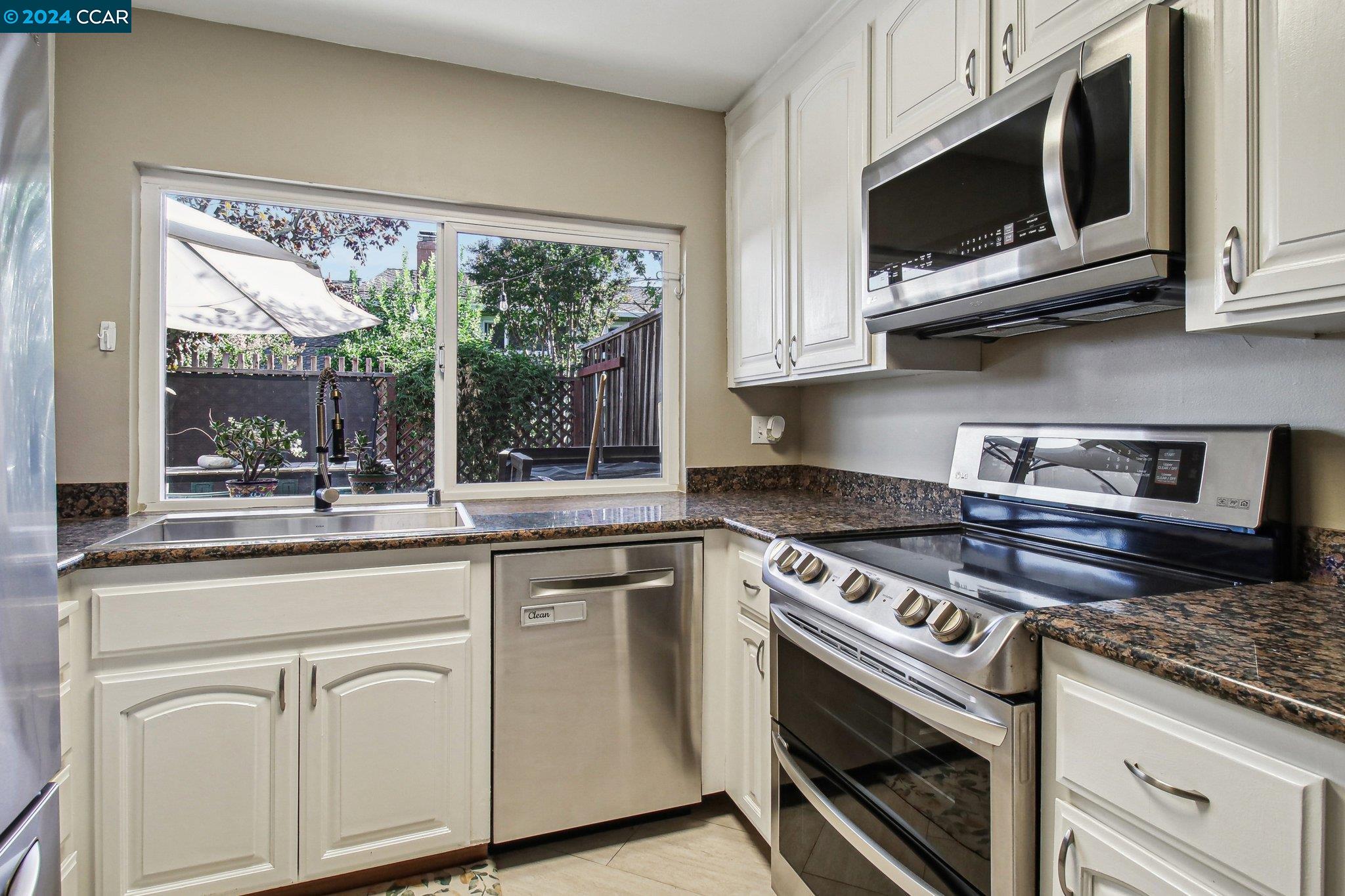 Photo #5: 41077482 Listing 