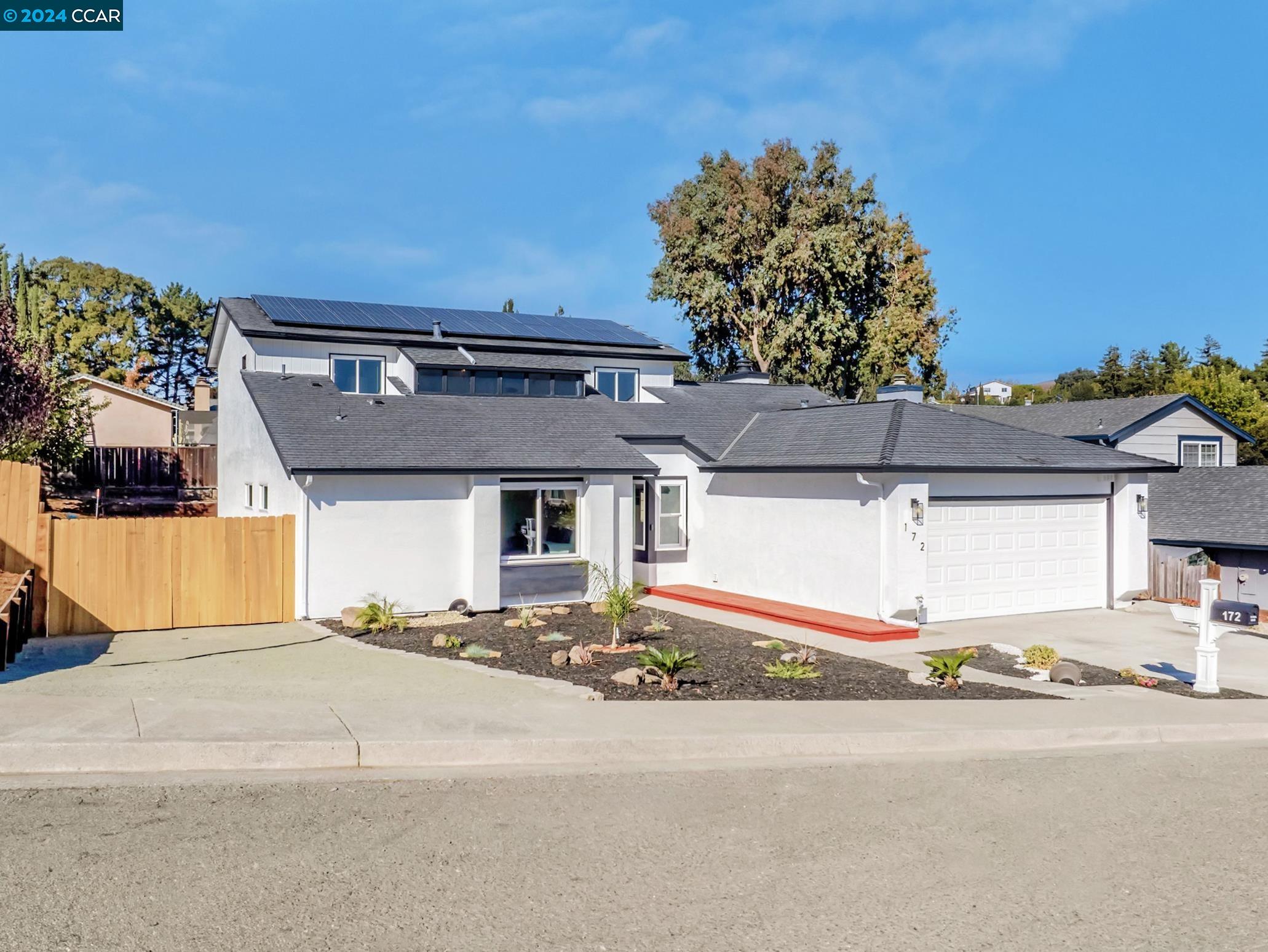 Detail Gallery Image 1 of 1 For 172 Rhododendron St, Vallejo,  CA 94591-7660 - 4 Beds | 3 Baths