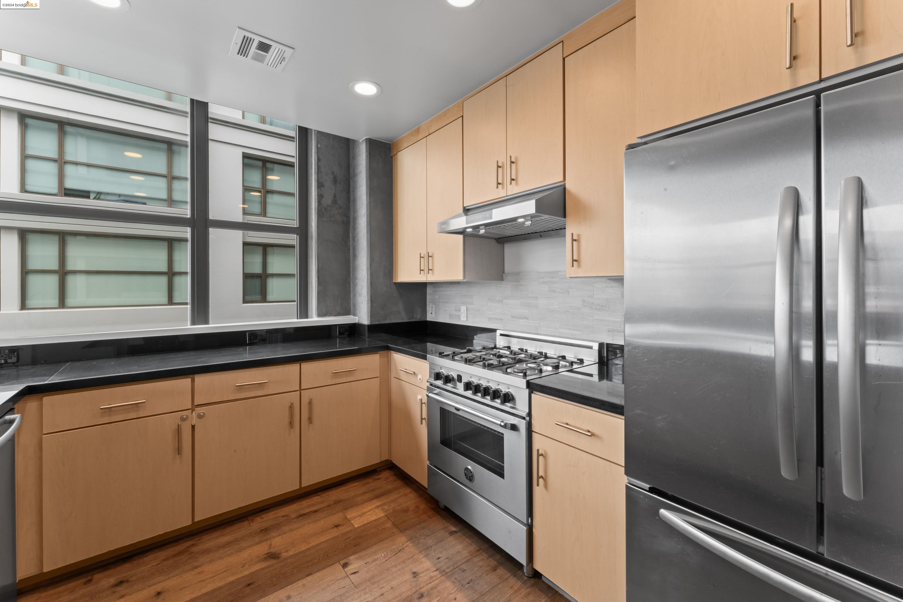 Detail Gallery Image 6 of 27 For 311 2nd St #516,  Oakland,  CA 94607 - 2 Beds | 2 Baths