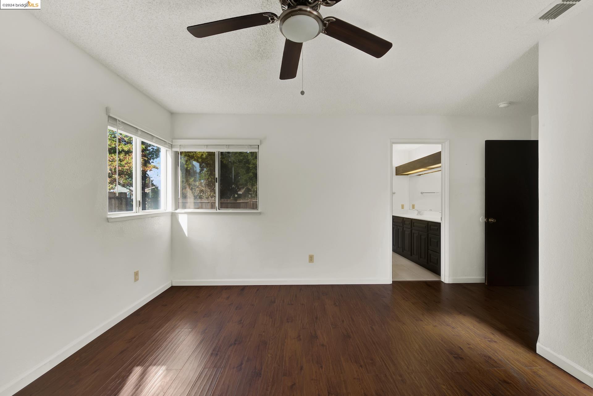 Detail Gallery Image 24 of 37 For 8600 Oakbank Way, Sacramento,  CA 95828 - 3 Beds | 2 Baths