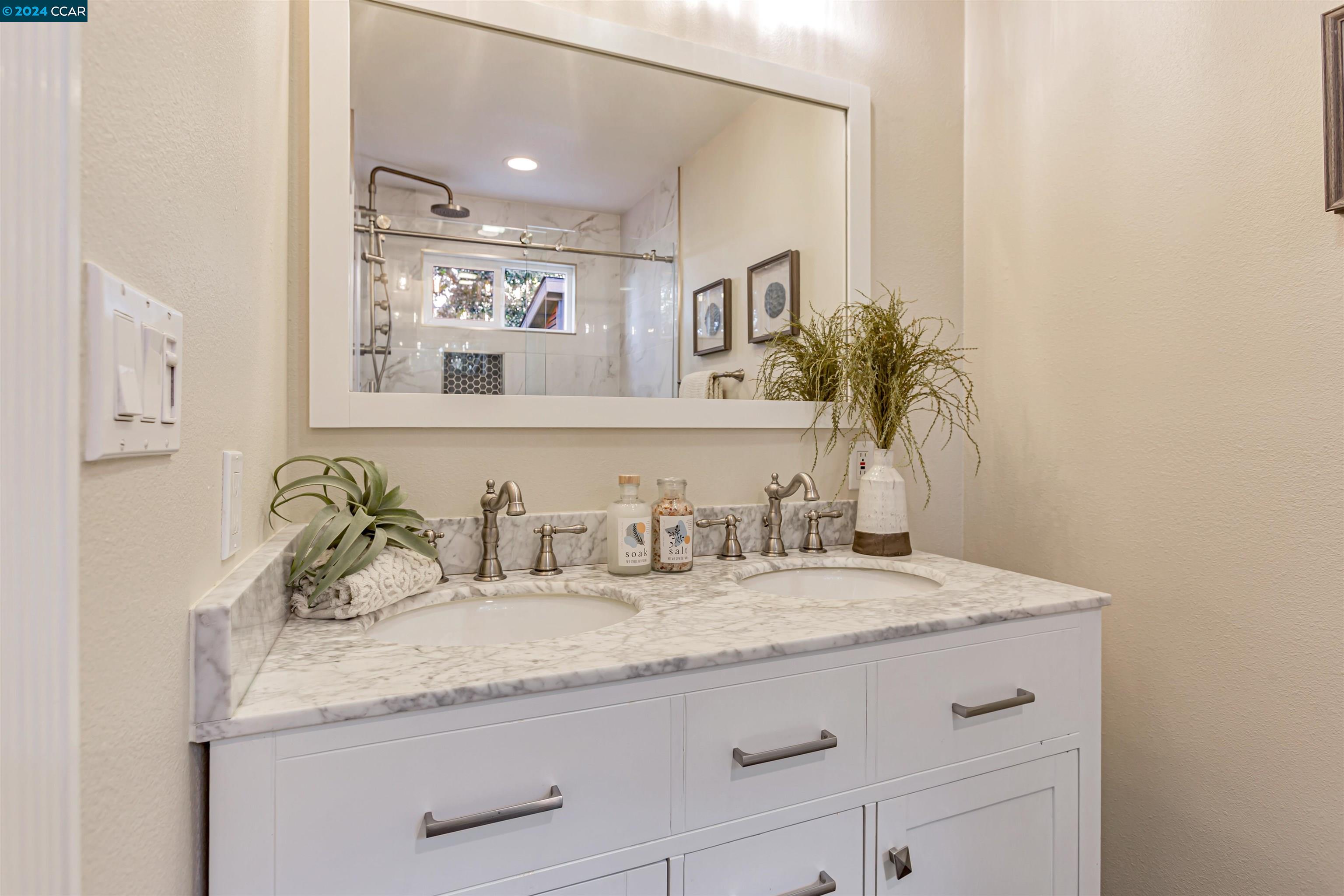 Detail Gallery Image 21 of 43 For 3764 Valinda Dr, Concord,  CA 94518 - 4 Beds | 2/1 Baths